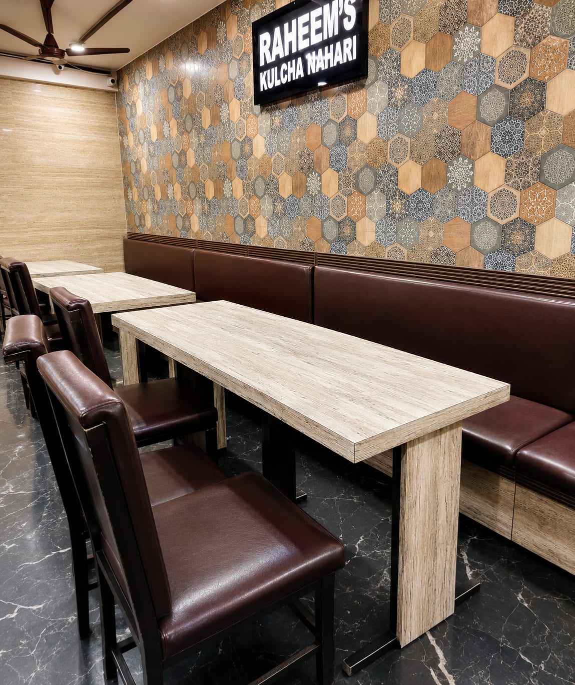 old lucknow, lucknow food, lucknow restaurants, iconic restaurants, local food, kebab restaurants, mughlai restaurants, street food - Raheem's Kulcha Nahari - img1