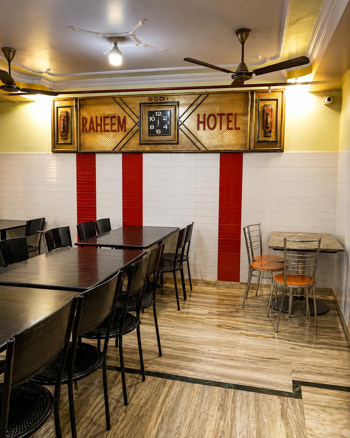 old lucknow, lucknow food, lucknow restaurants, iconic restaurants, local food, kebab restaurants, mughlai restaurants, street food - Raheem's Kulcha Nahari - img2