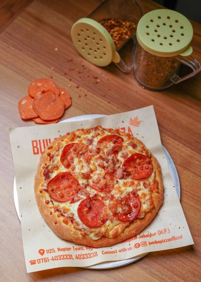 Jumbo Pizza