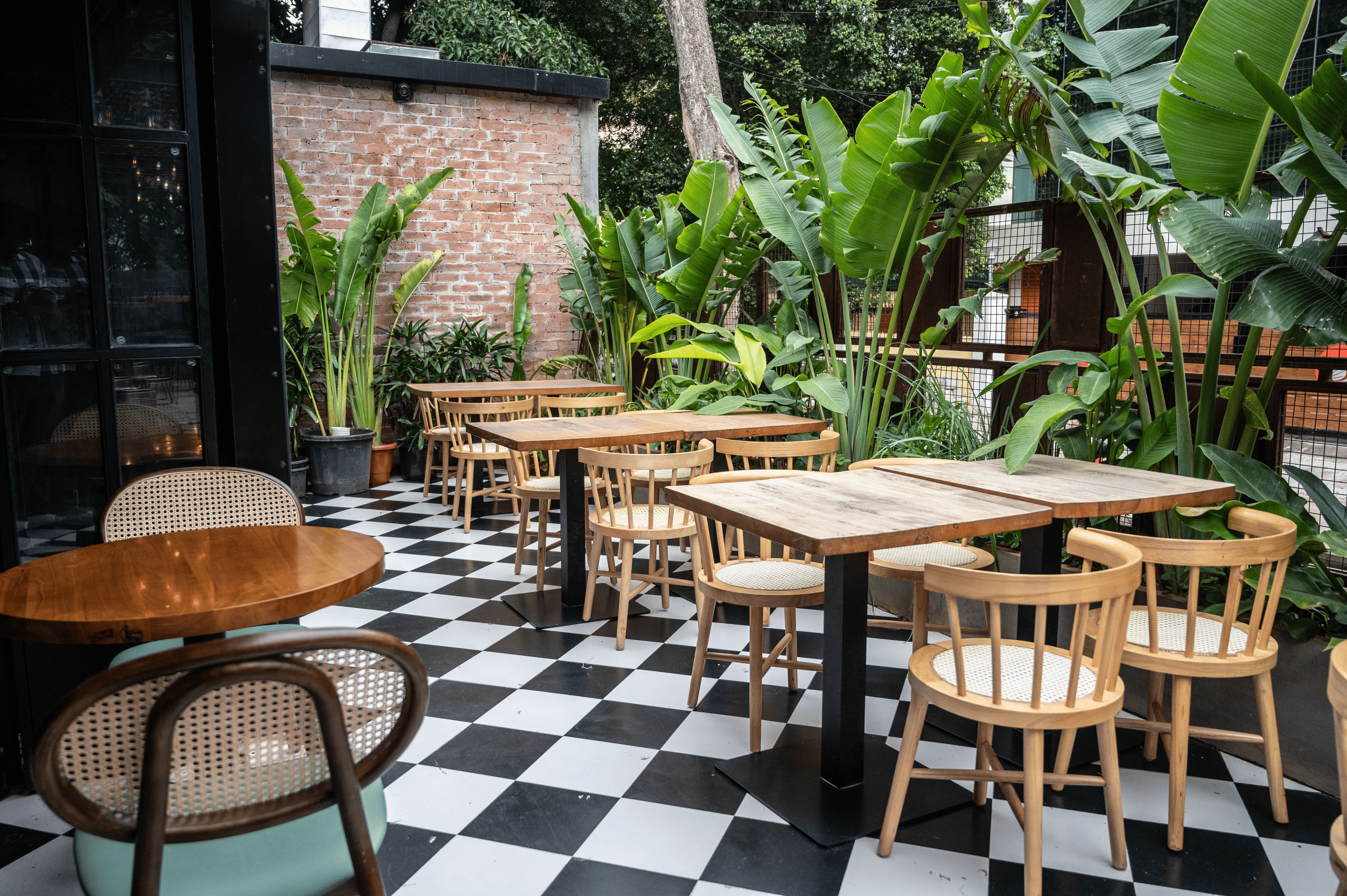 beer, beer bars, pubs, breweries, craft beer - Daffy's Brewgarden - img5