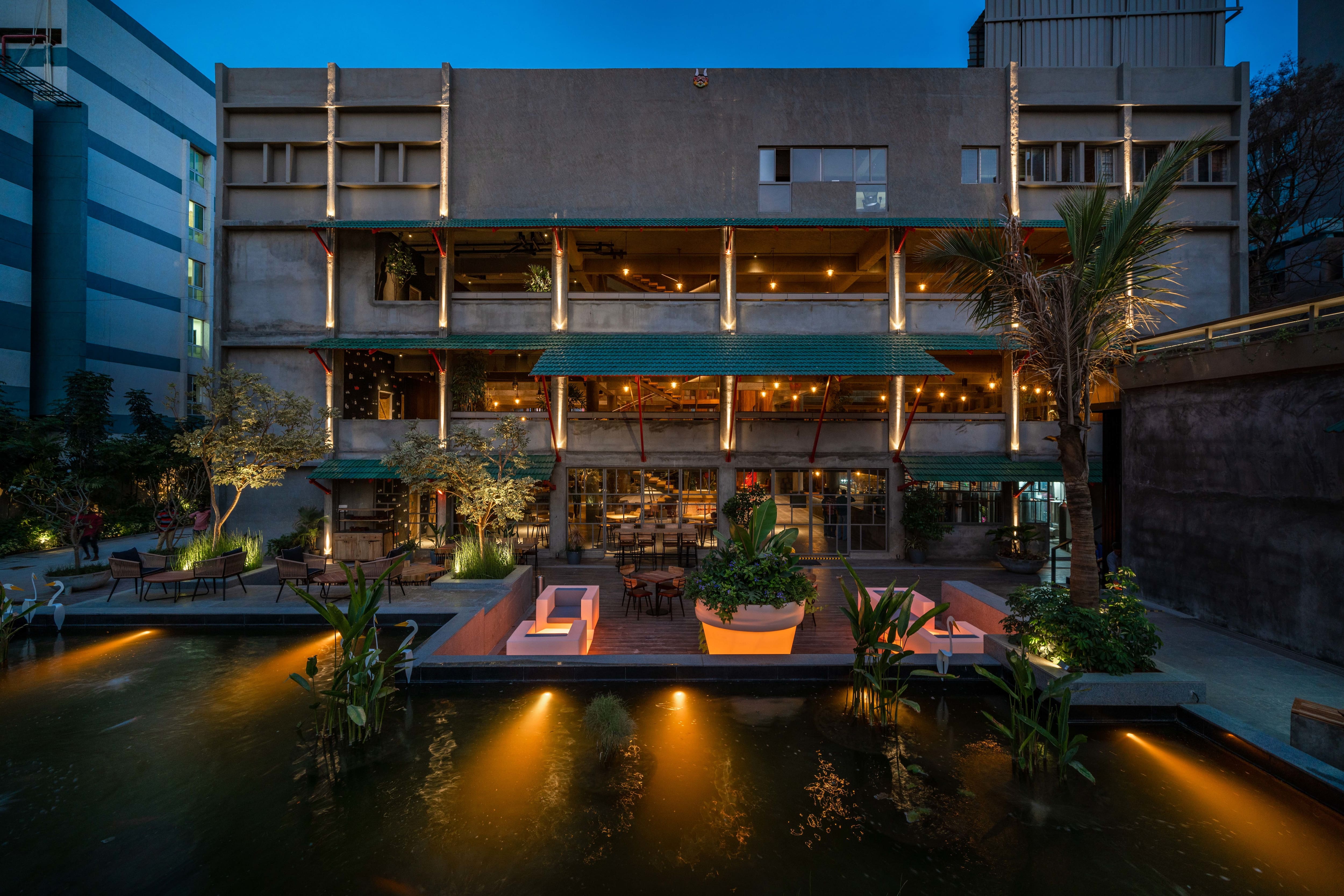rooftop bars, rooftop bars near me, rooftop pubs, rooftop lounges, best rooftop bars, rooftop bar near me, sky bar, rooftop dining near me - Ironhill Bengaluru - img5