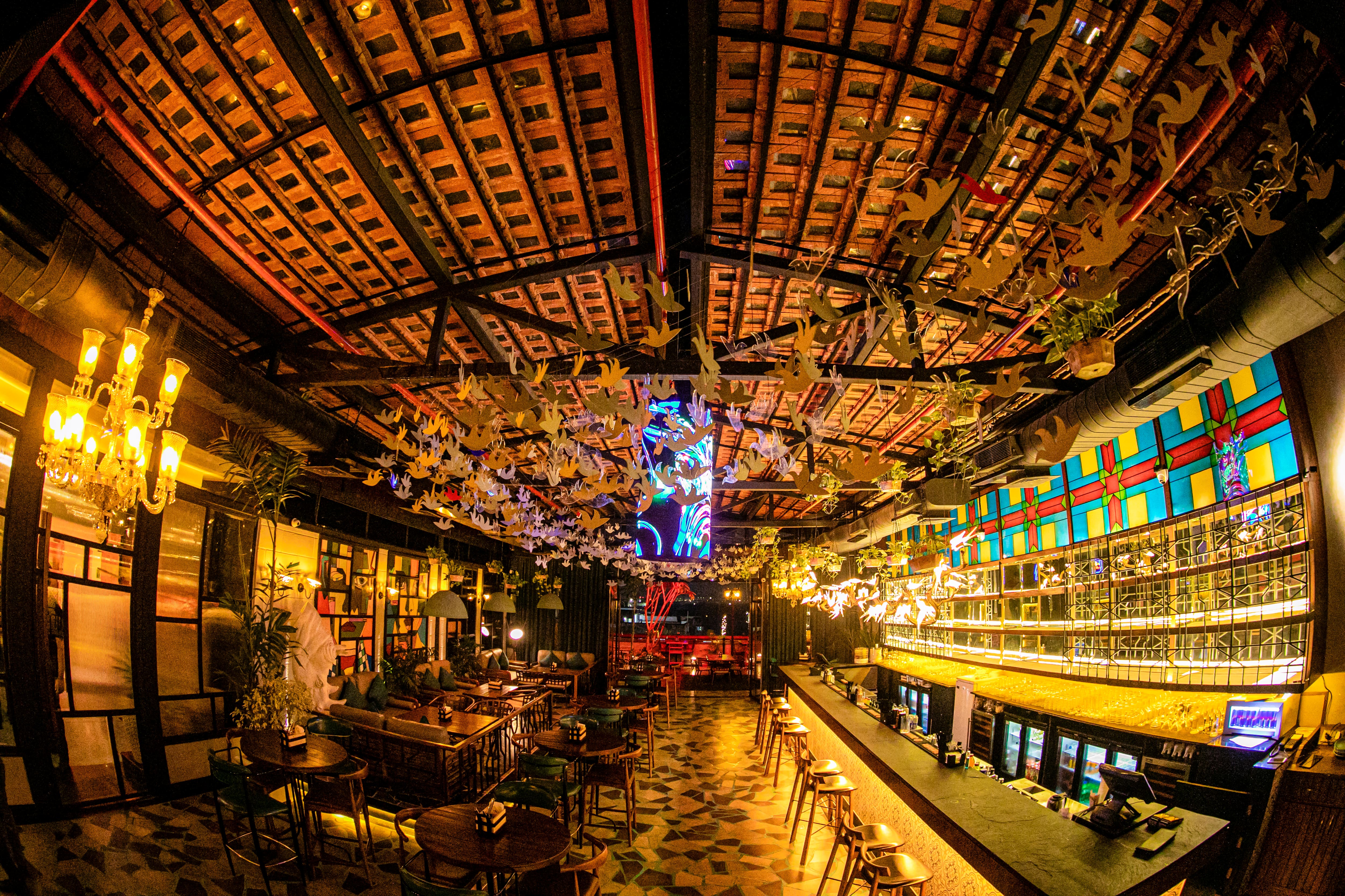 rooftop restaurants, rooftop dining, rooftop cafes, rooftop bars, terrace restaurants, open air restaurants, restaurants with a view, scenic restaurants - Lmnoq - img3