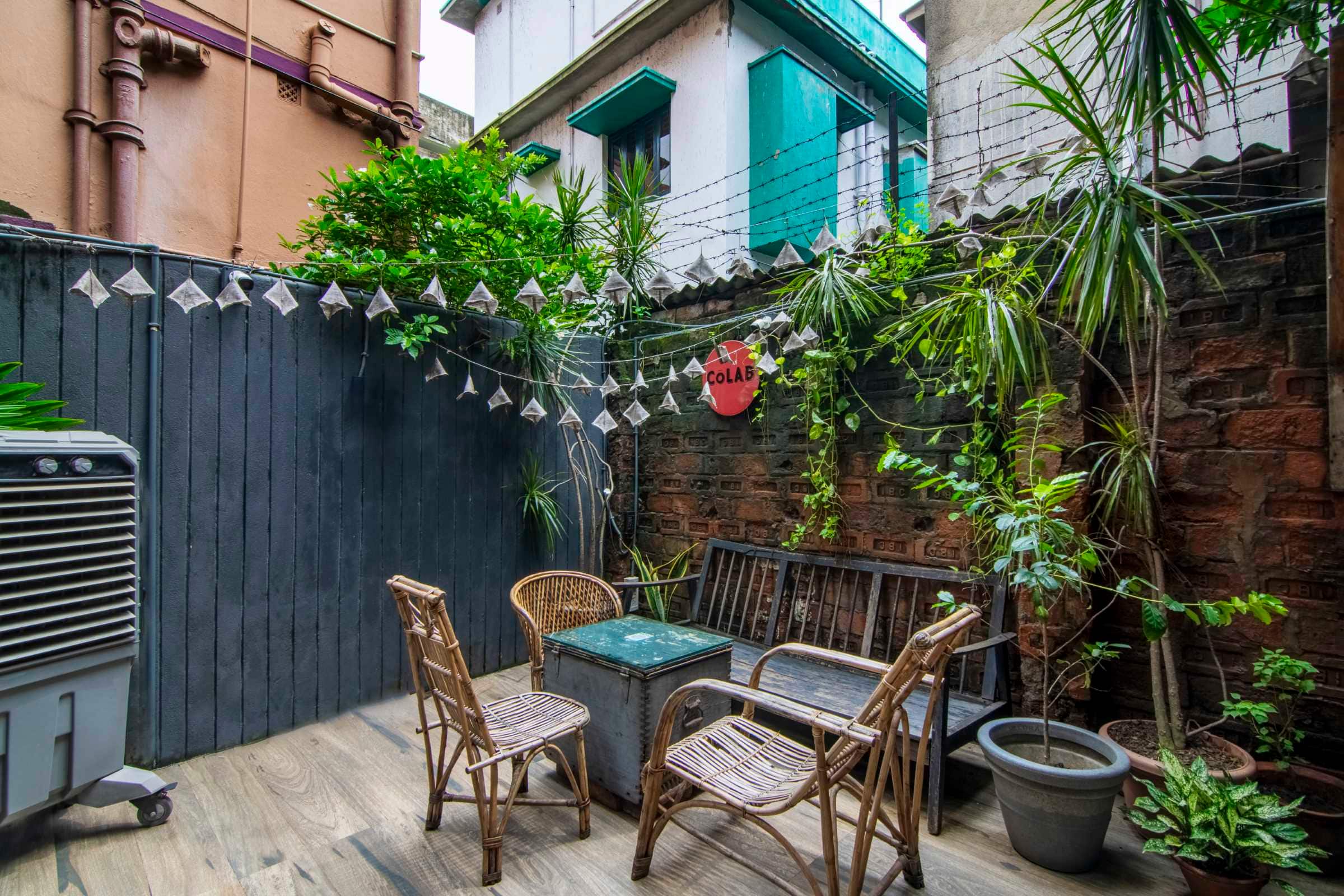 coffee places near me, cafe nearby, coffee house near me, cafes with wifi, coffee places - Colab Coffee Calcutta - img3