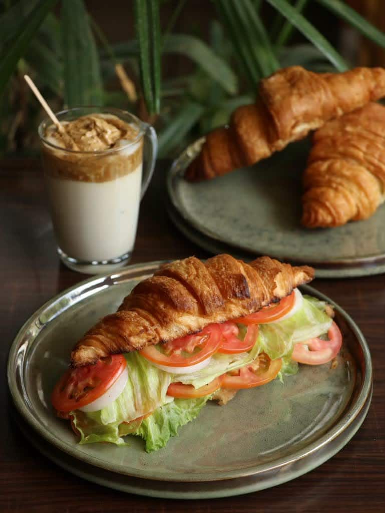 Cafe Basil, Old Palasia order online Zomato