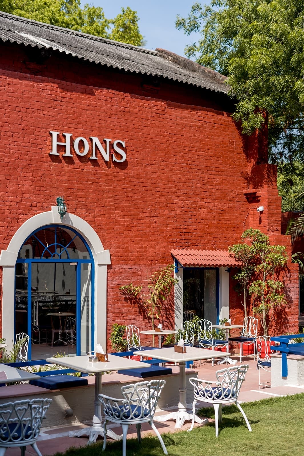 Cafe Hons