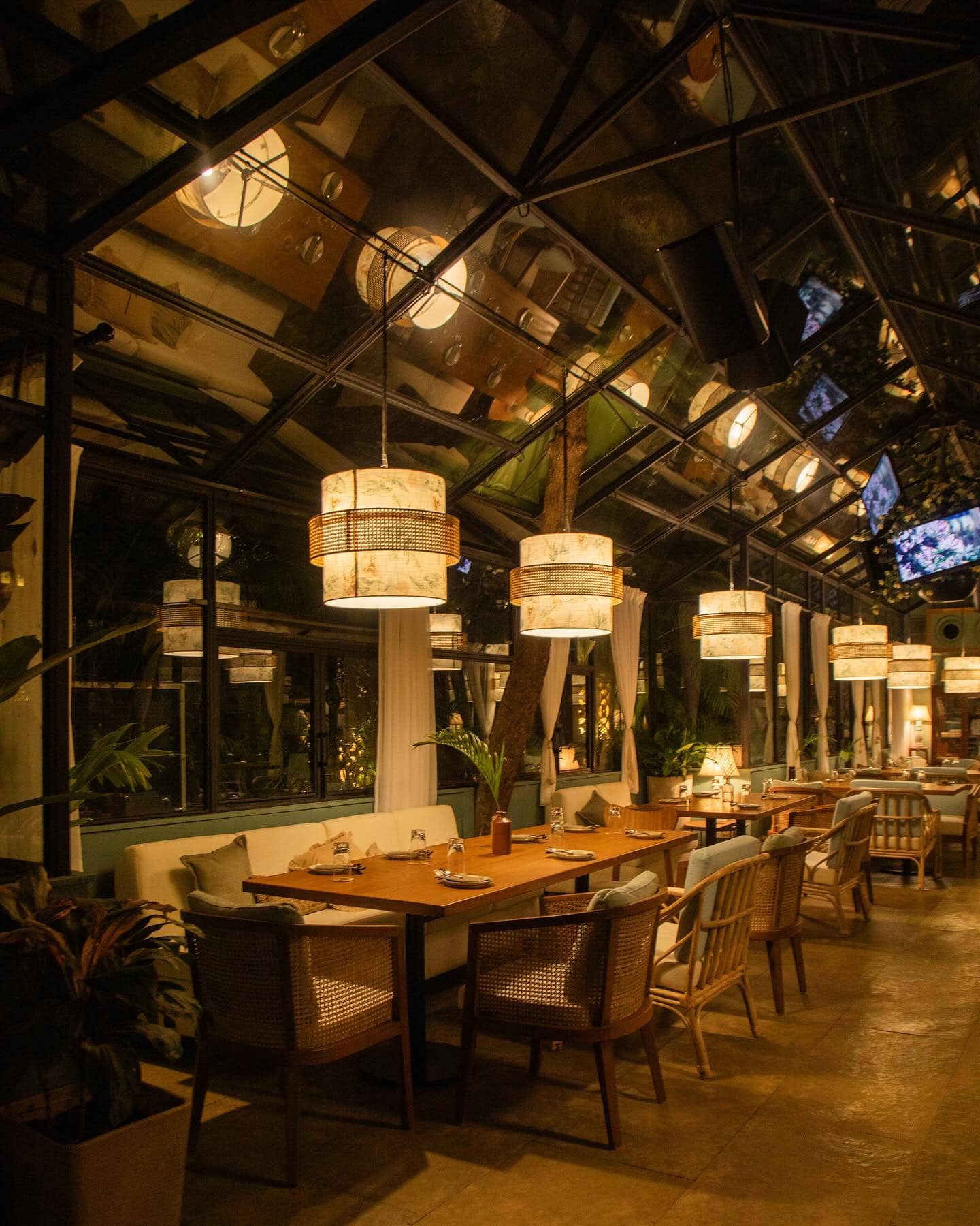 themed restaurants, theme restaurants, themed dining, concept restaurants, experiential dining, unique restaurants, quirky restaurants, immersive dining, interactive restaurants - The Second House - img1