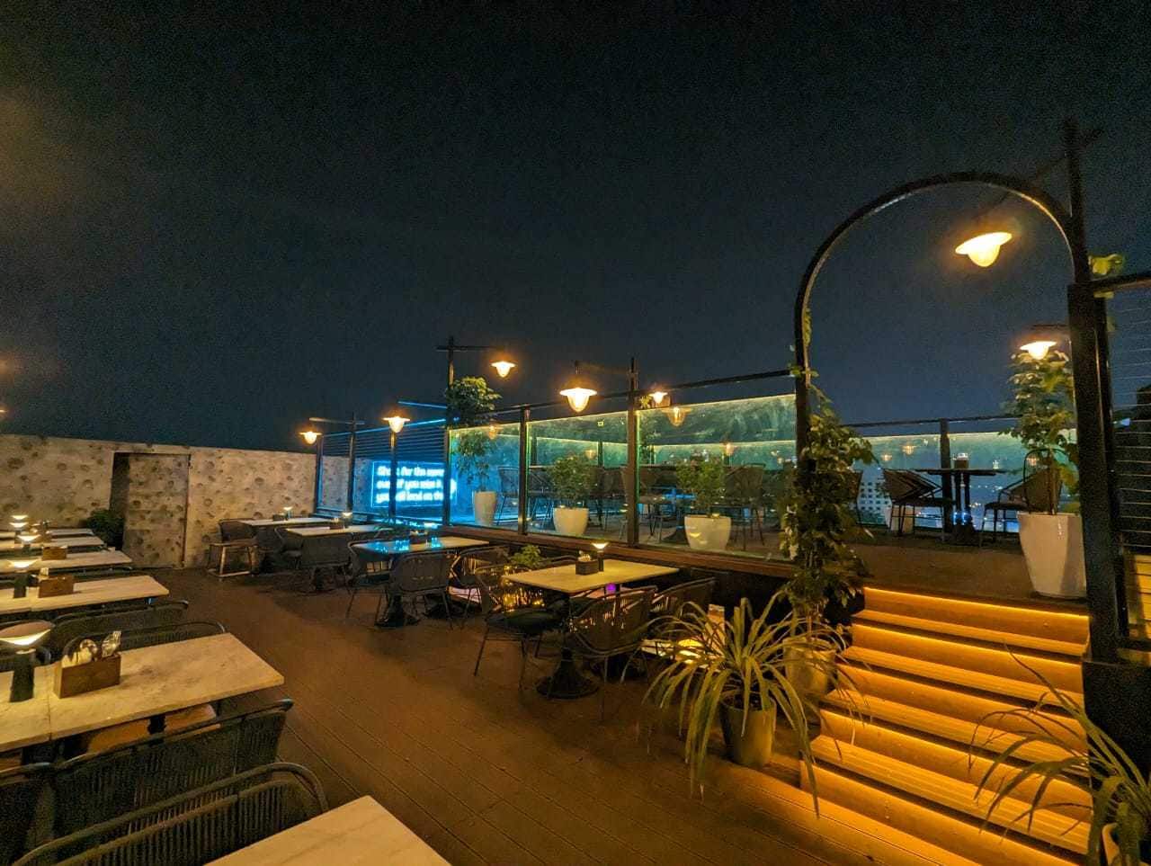 private dining, private dining rooms, private dining restaurants, group dining, fine dining restaurants, intimate dining, exclusive dining, corporate dining, luxury dining - Aerosky Bar & Kitchen - img3