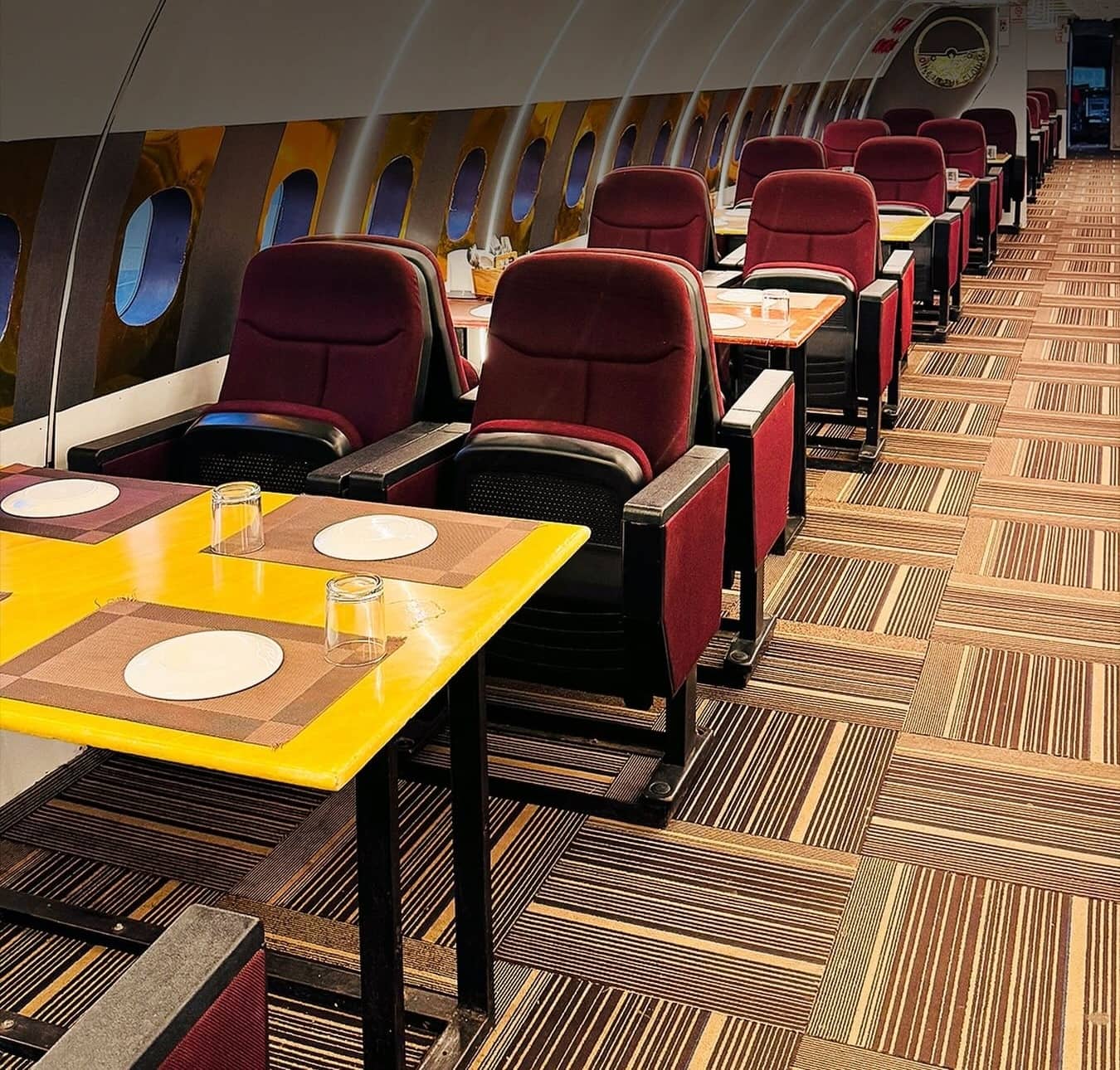 themed restaurants, theme restaurants, themed dining, concept restaurants, experiential dining, unique restaurants, quirky restaurants, immersive dining, interactive restaurants - Dine In The Clouds - img3