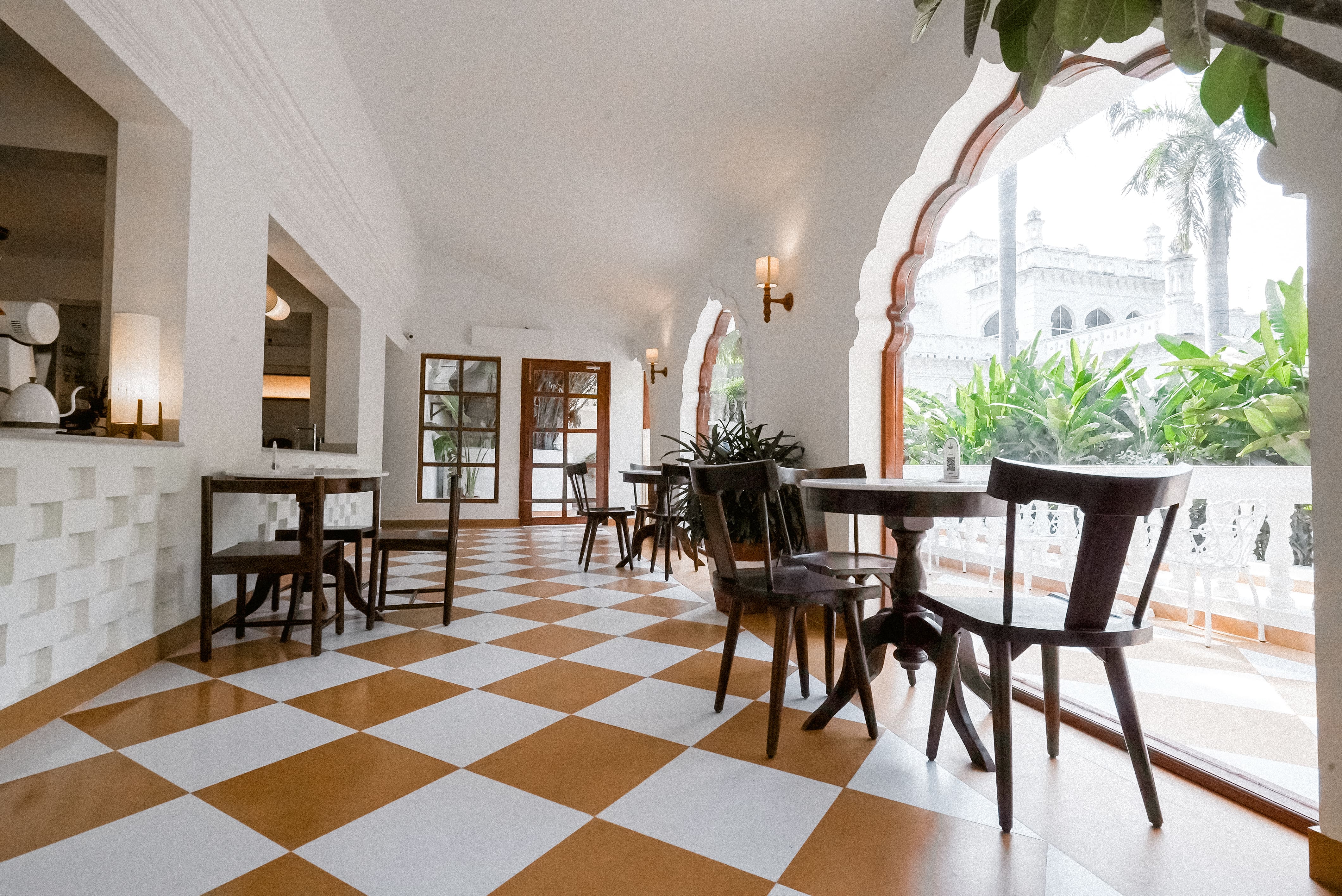 cheap cafes, good cafe in lucknow - Roastery Coffee House - img3