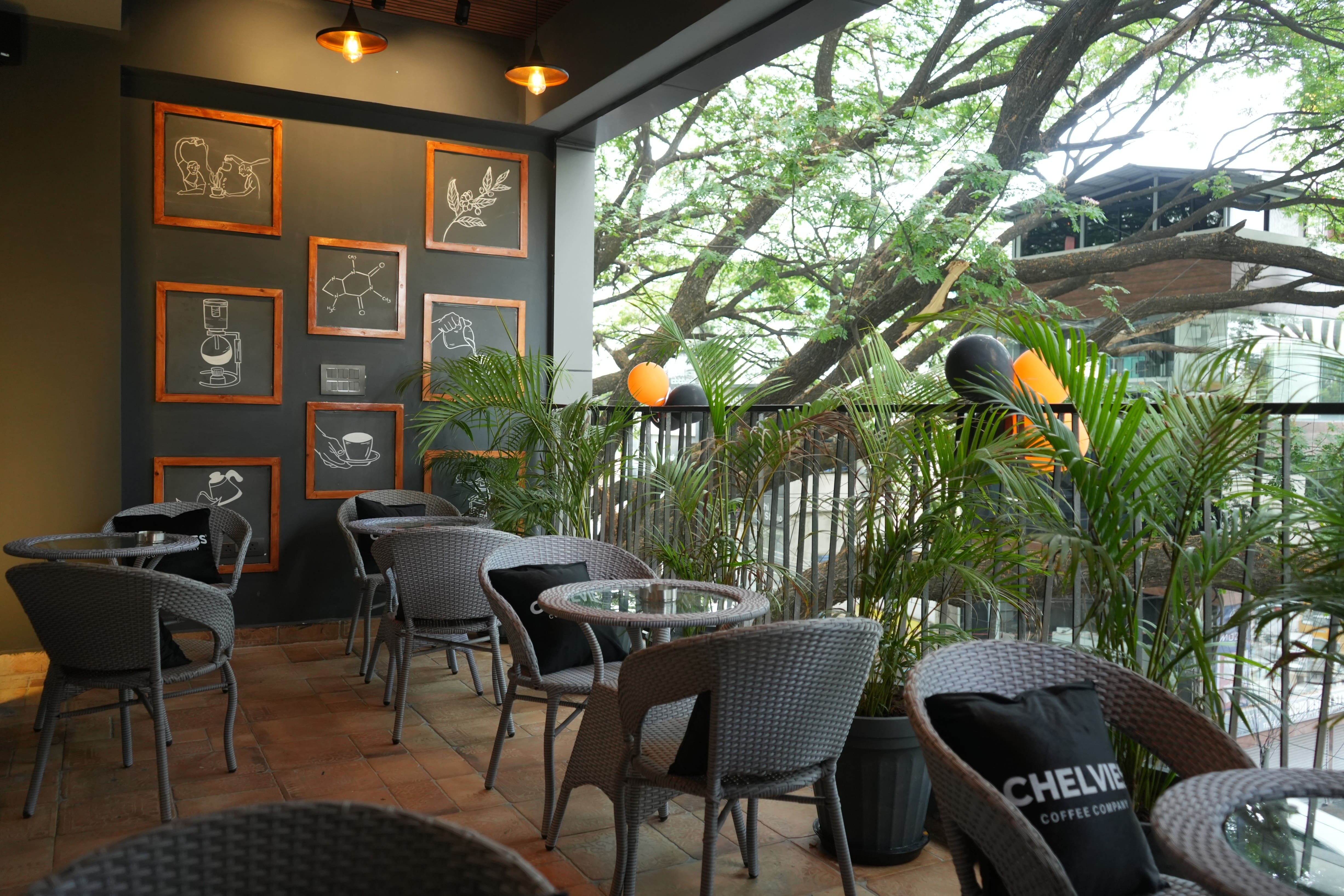 rooftop restaurants, rooftop bars, rooftop cafes, rooftop dining, rooftop restaurants near me - Chelvies Coffee - img5