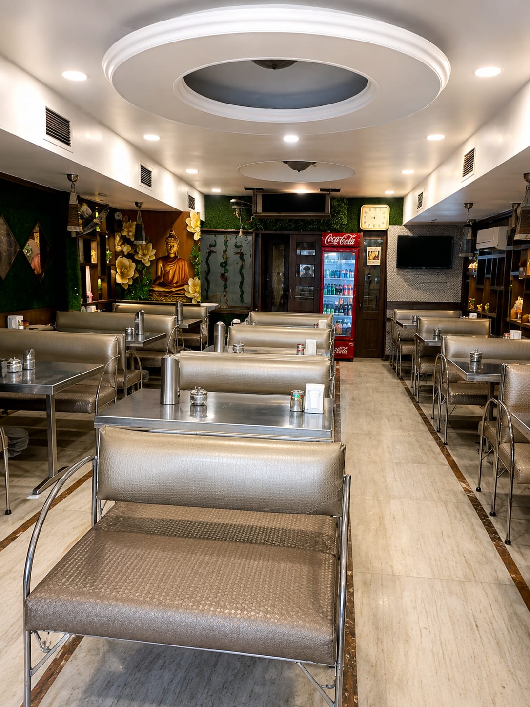historic restaurants, heritage restaurants, iconic restaurants, old restaurants, traditional restaurants, historic eateries, heritage dining, classic restaurants, legacy restaurants - Sanjha Chulha - img4
