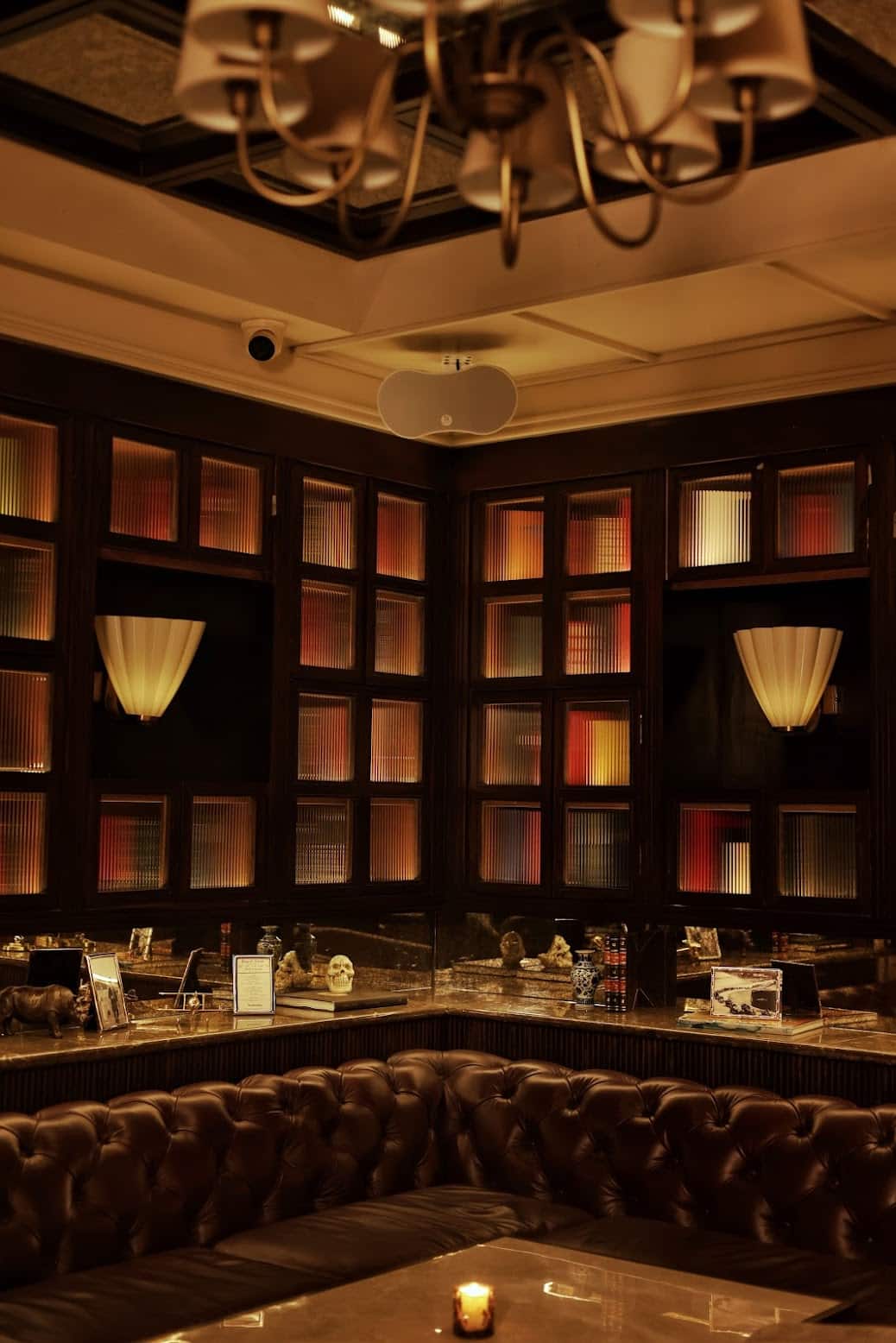 best bars in delhi, speakeasy delhi, best bar in connaught place, best cocktail bar in delhi, cocktail bars in delhi - Mr Button - img3