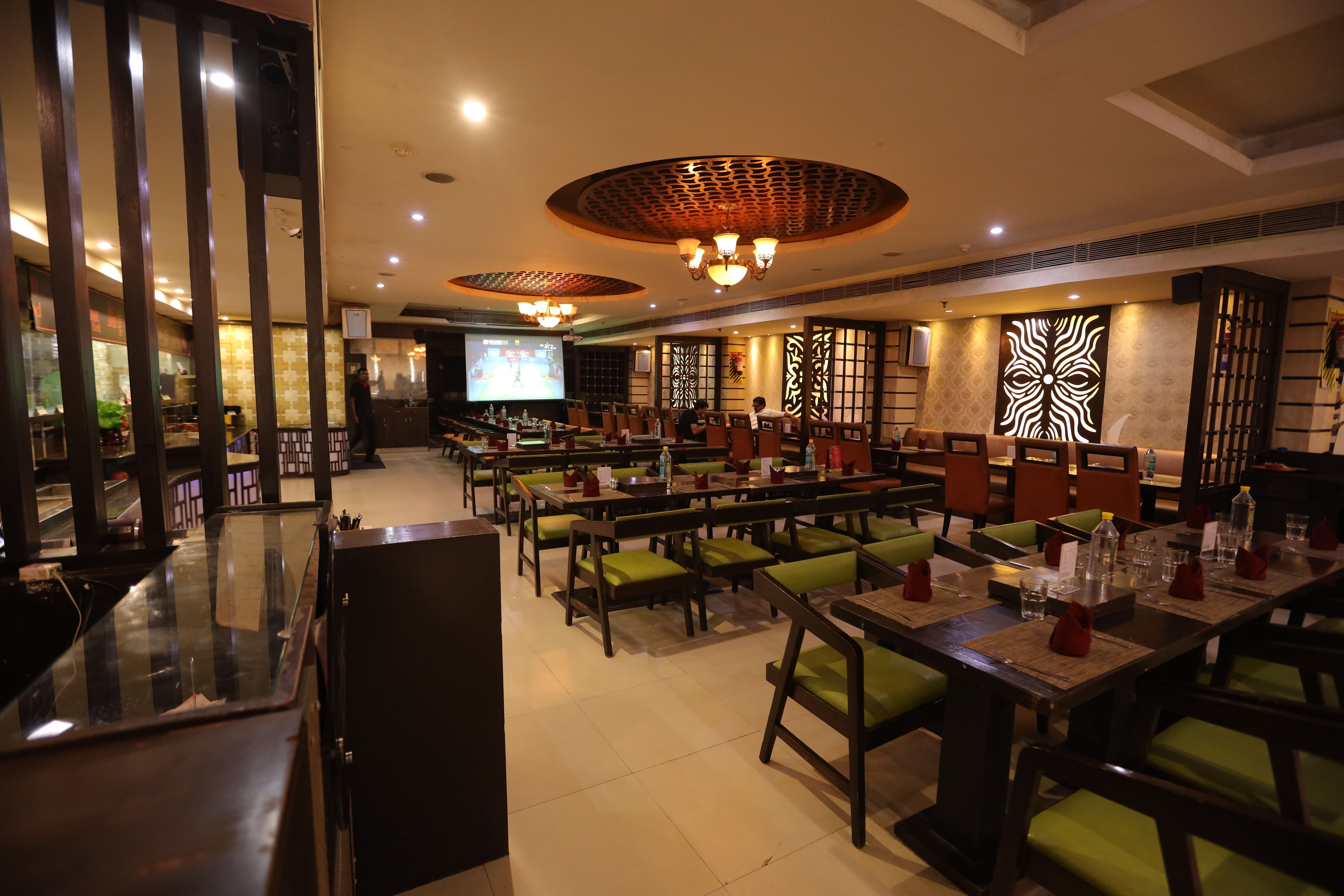 spize kitchen and bar sector 63 noida