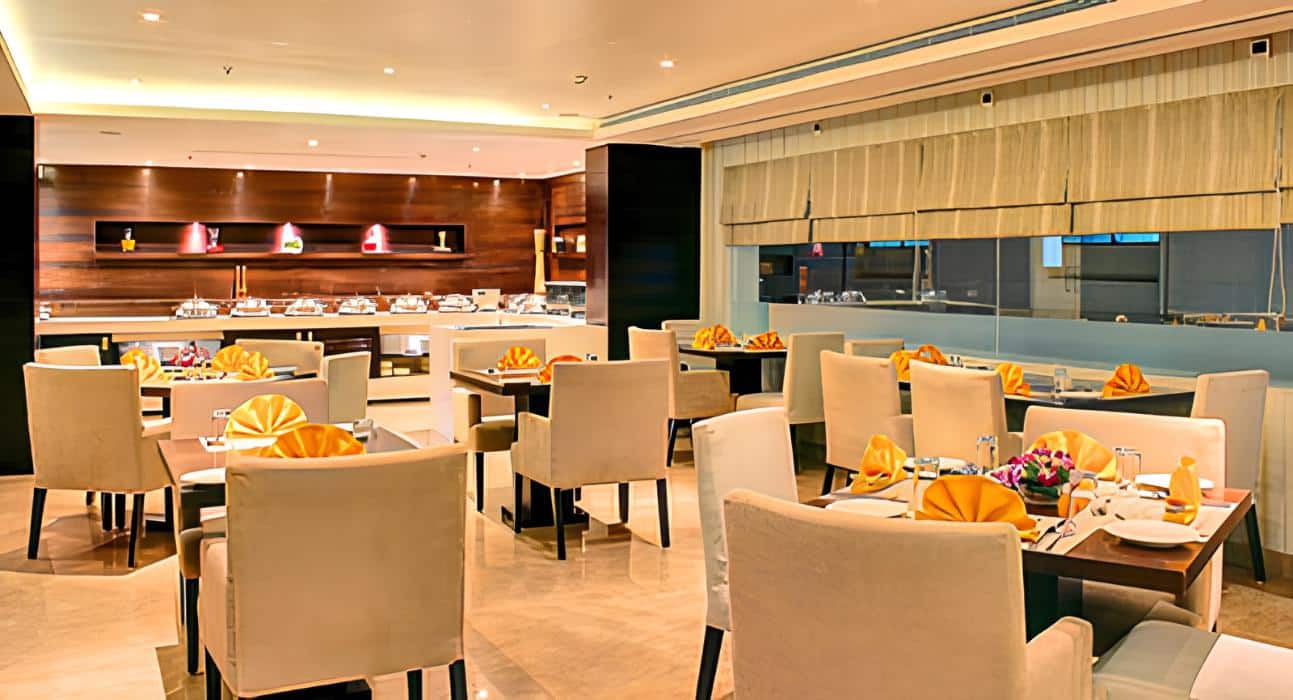 buffet restaurants, buffet near me, hotel buffet, buffet restaurants near me, breakfast buffet, lunch buffet, dinner buffet, hotel breakfast buffet, luxury buffet, best buffet restaurants near me - The Hub & The Bar - Hotel Ramada Encore - img2