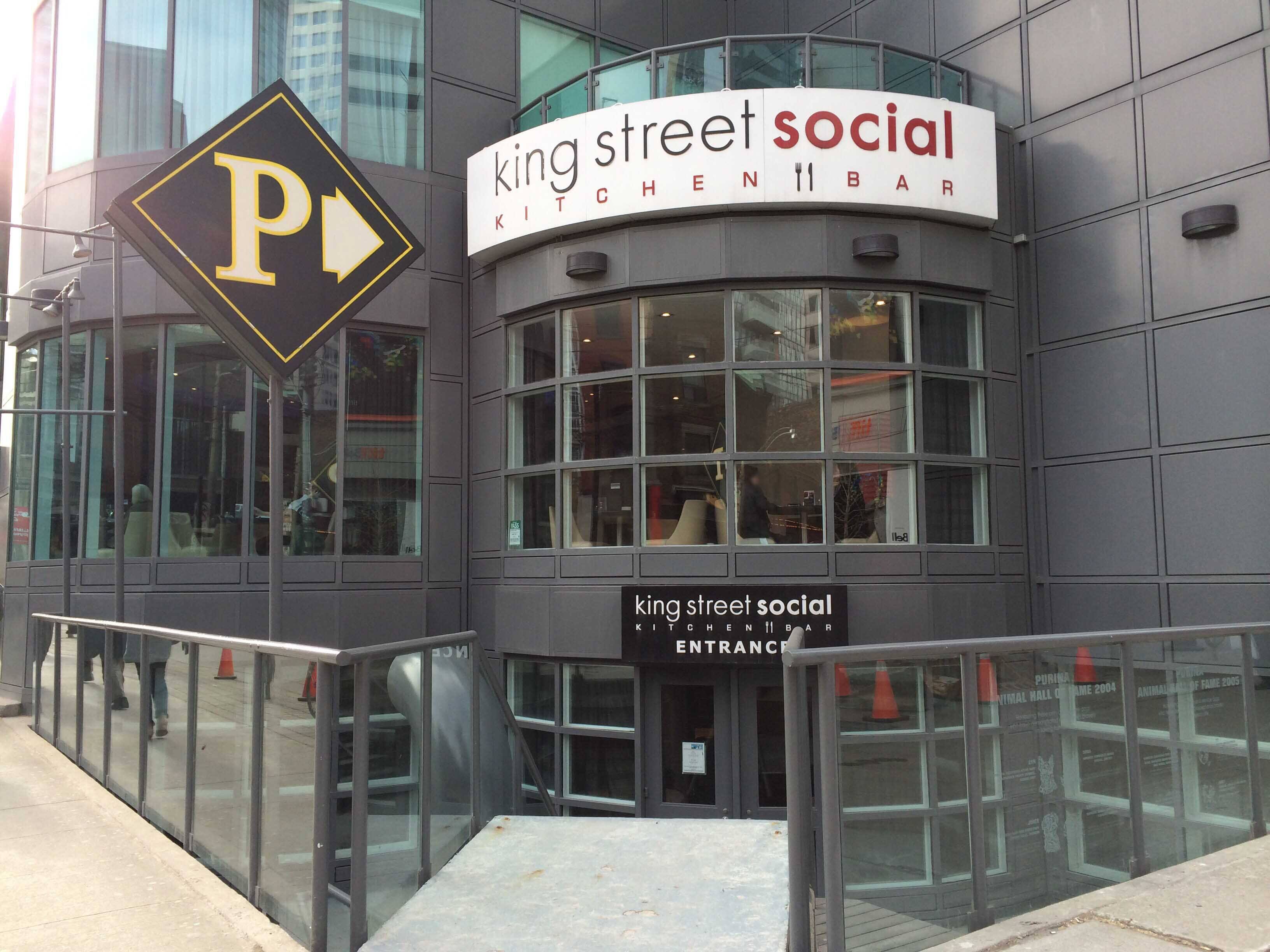 King Street Social Kitchen & Bar - Hyatt Regency Toronto ...