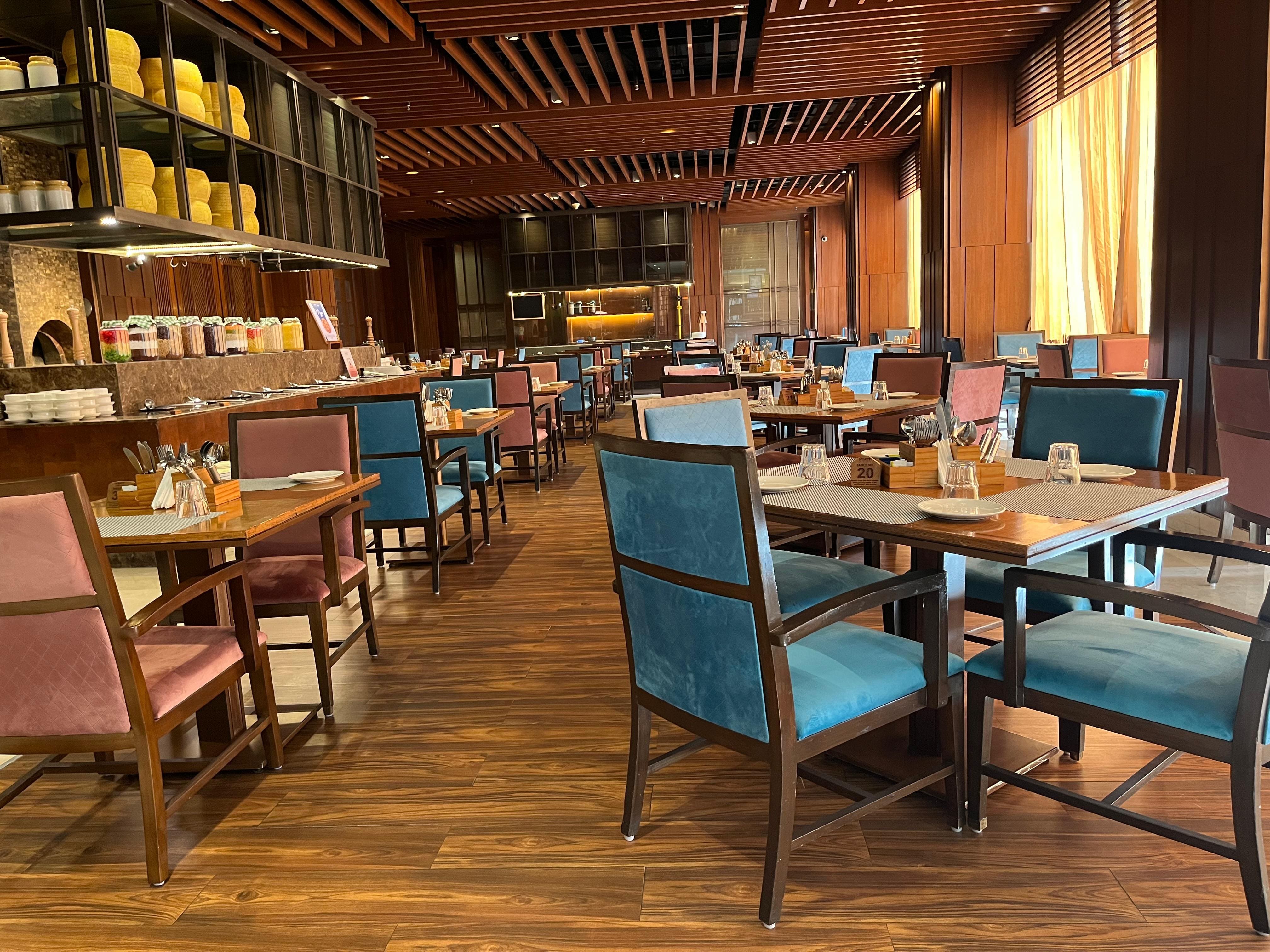 breakfast buffet, breakfast buffet near me, breakfast, buffet breakfast, breakfast restaurants - Collage - Hyatt - img5