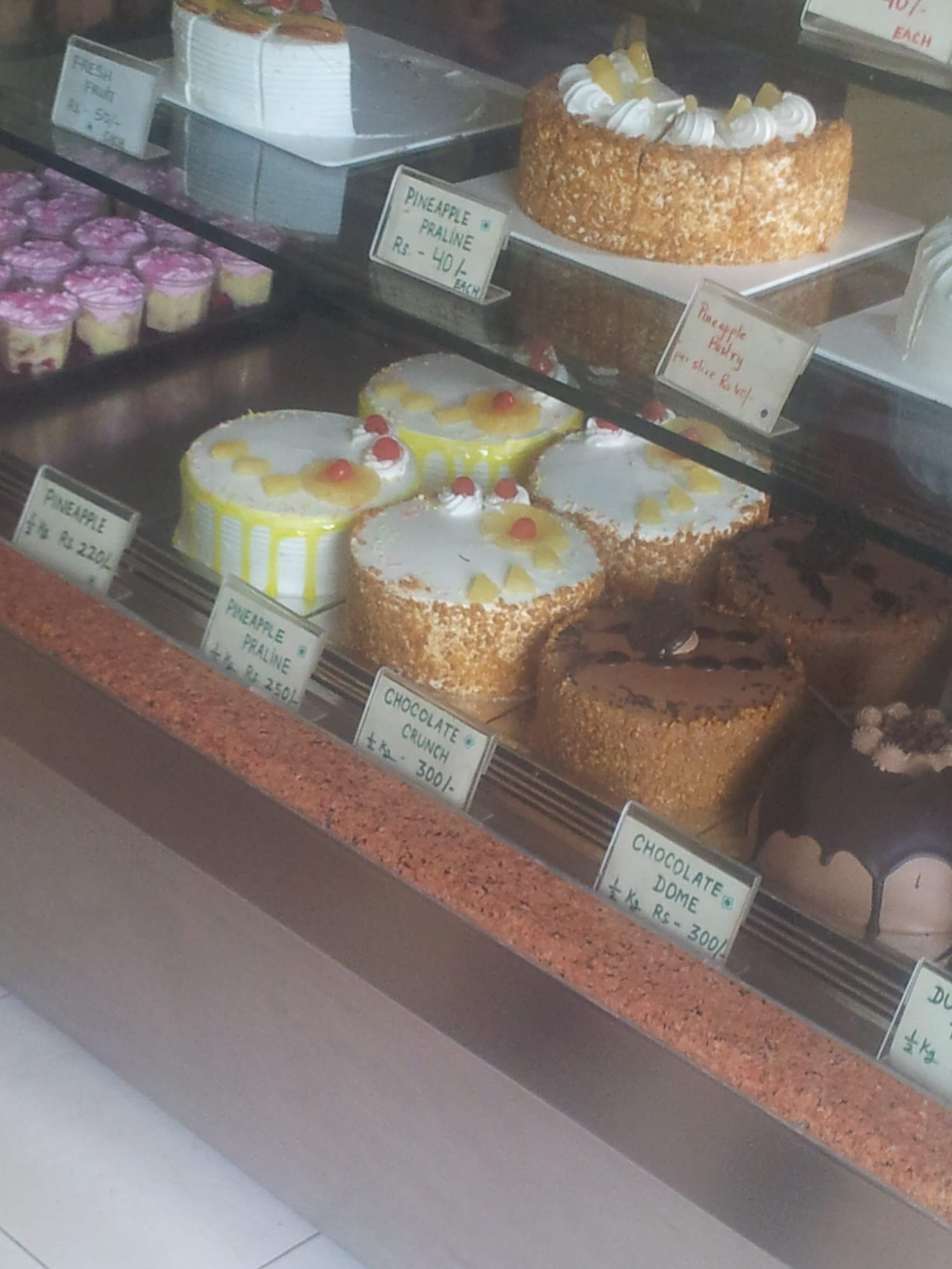Winni Cakes & More in Khatiwala Tank,Indore - Best Bakeries in Indore -  Justdial