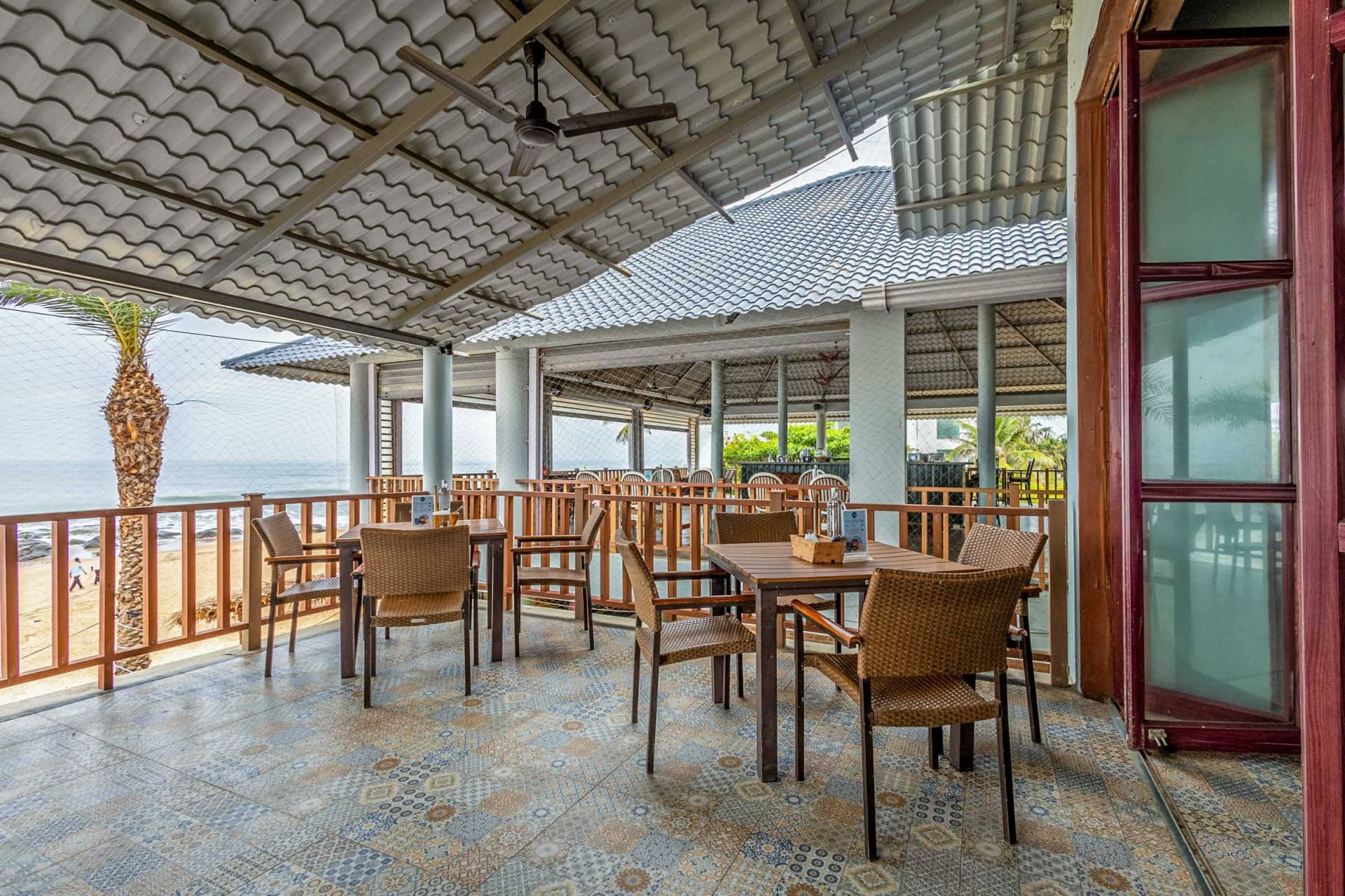 seafood restaurants, beach restaurants, sea view restaurants, beach cafe, fish restaurant - Surf Turf - img3