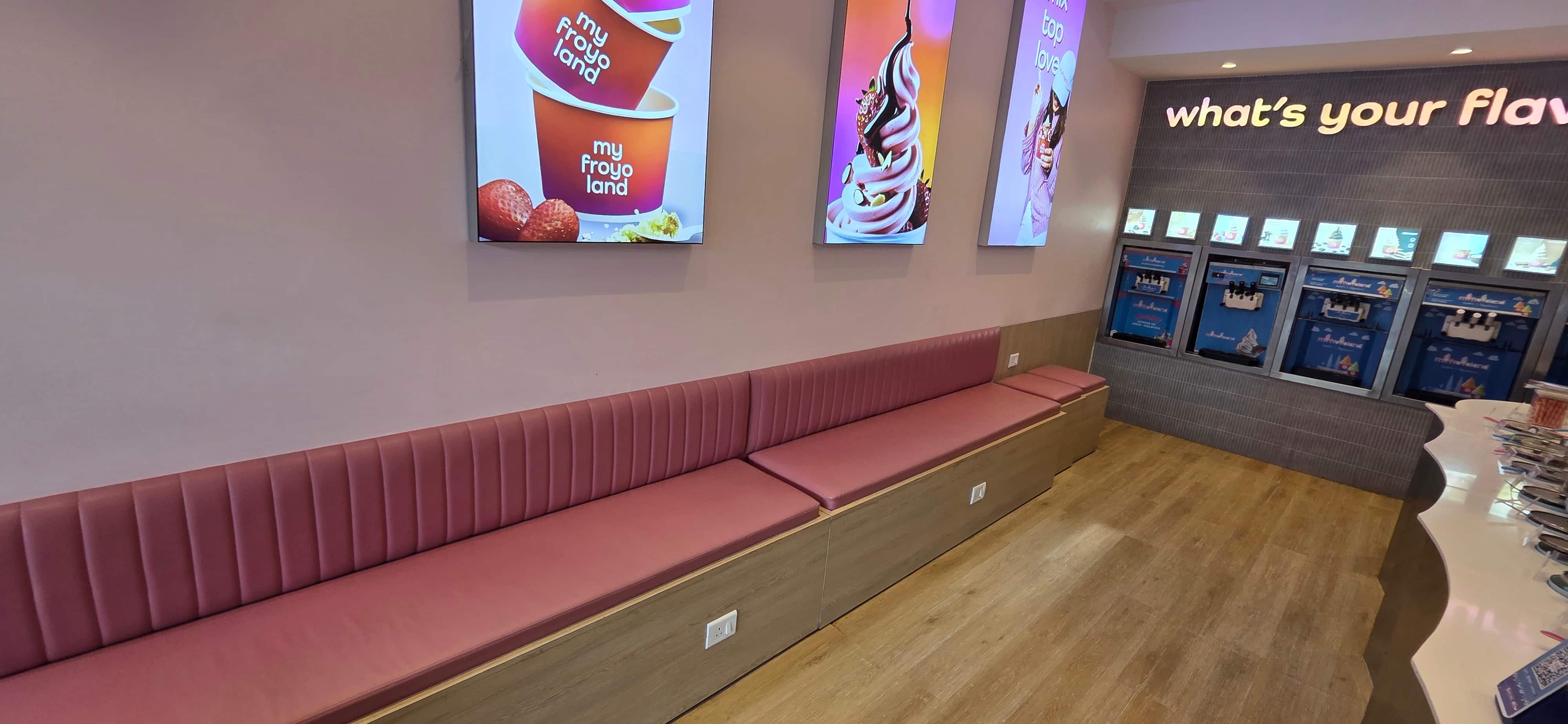 desserts, ice cream, waffles, tiramisu, brownies - Myfroyoland Premium Frozen Yoghurt - img2