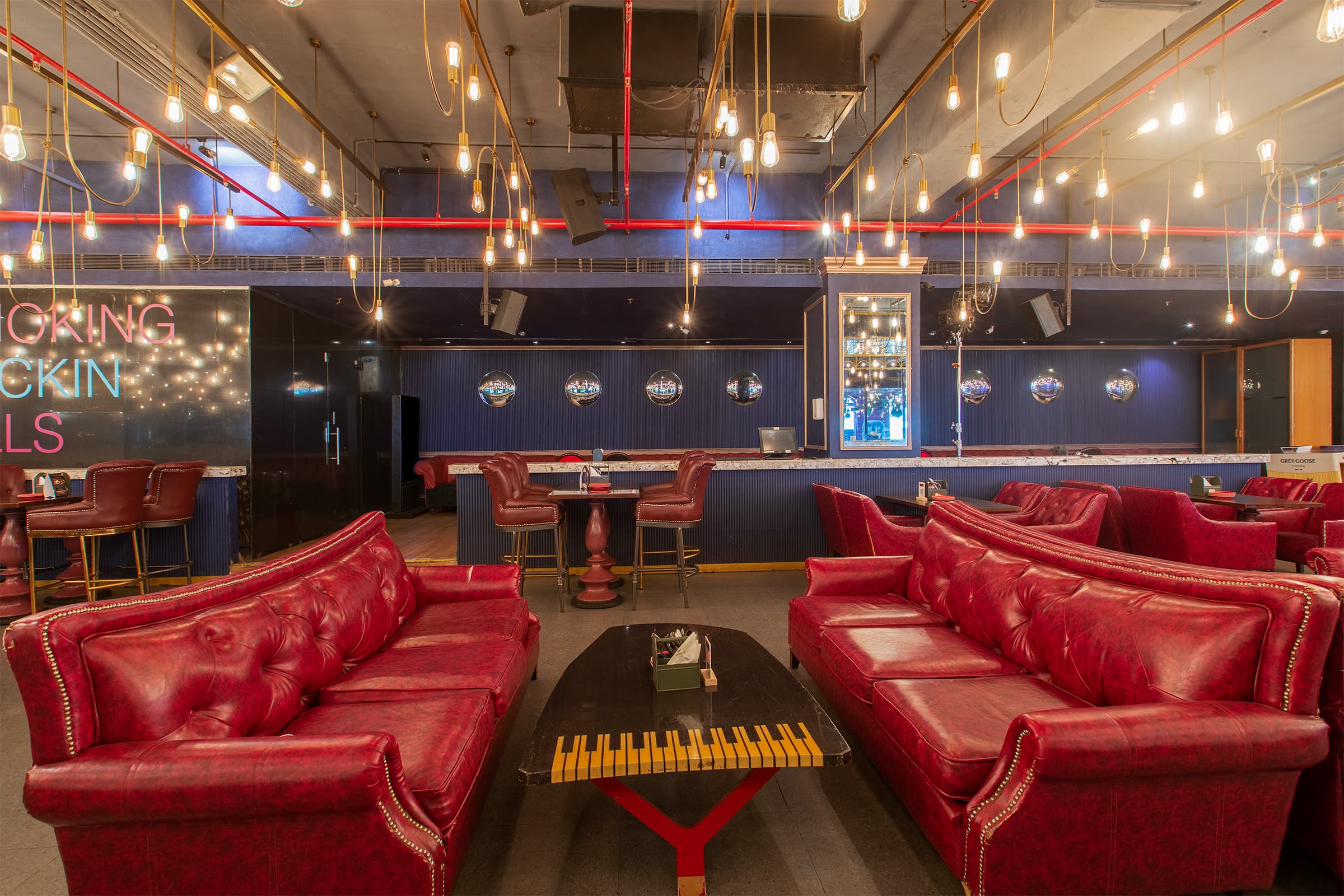 party bars, nightlife, fun bars for groups, night spots, late night bars, night clubs, dance clubs, party clubs near me, nightlife near me - Lord Of The Drinks - img1