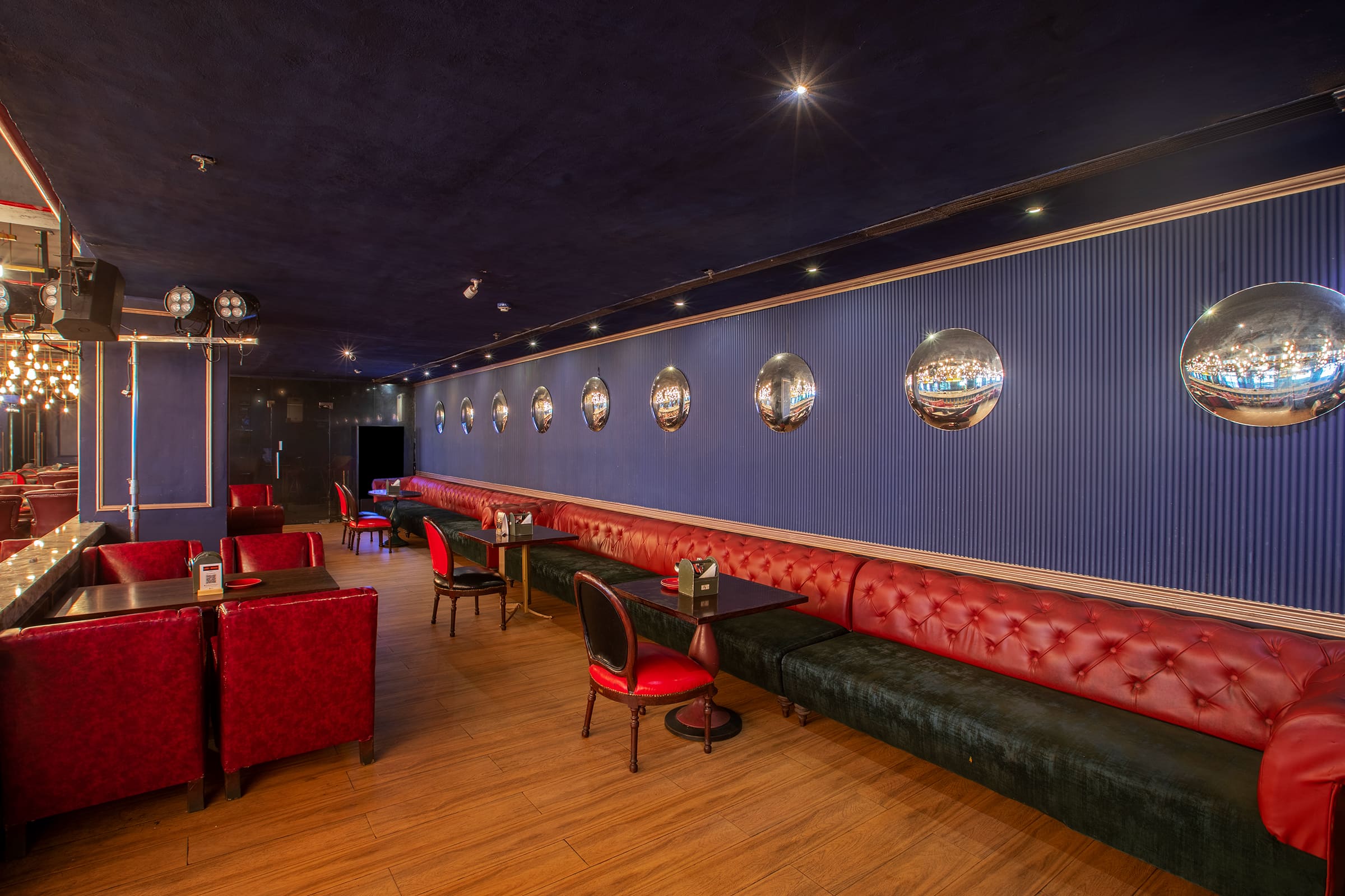 party bars, nightlife, fun bars for groups, night spots, late night bars, night clubs, dance clubs, party clubs near me, nightlife near me - Lord Of The Drinks - img5