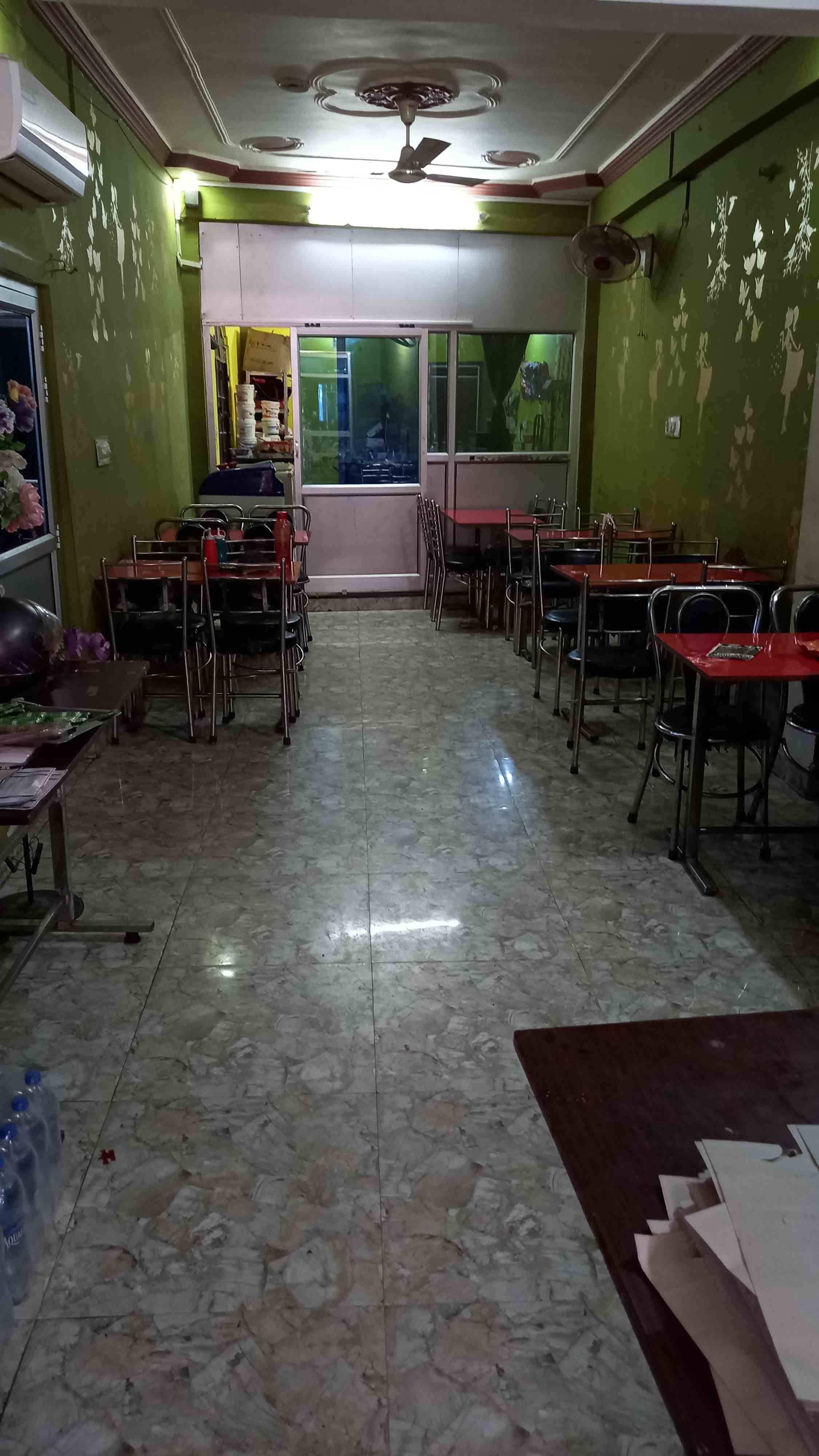 Lucky Restaurant & Ice Cream Parlour, Lal Bangla, Kanpur Zomato