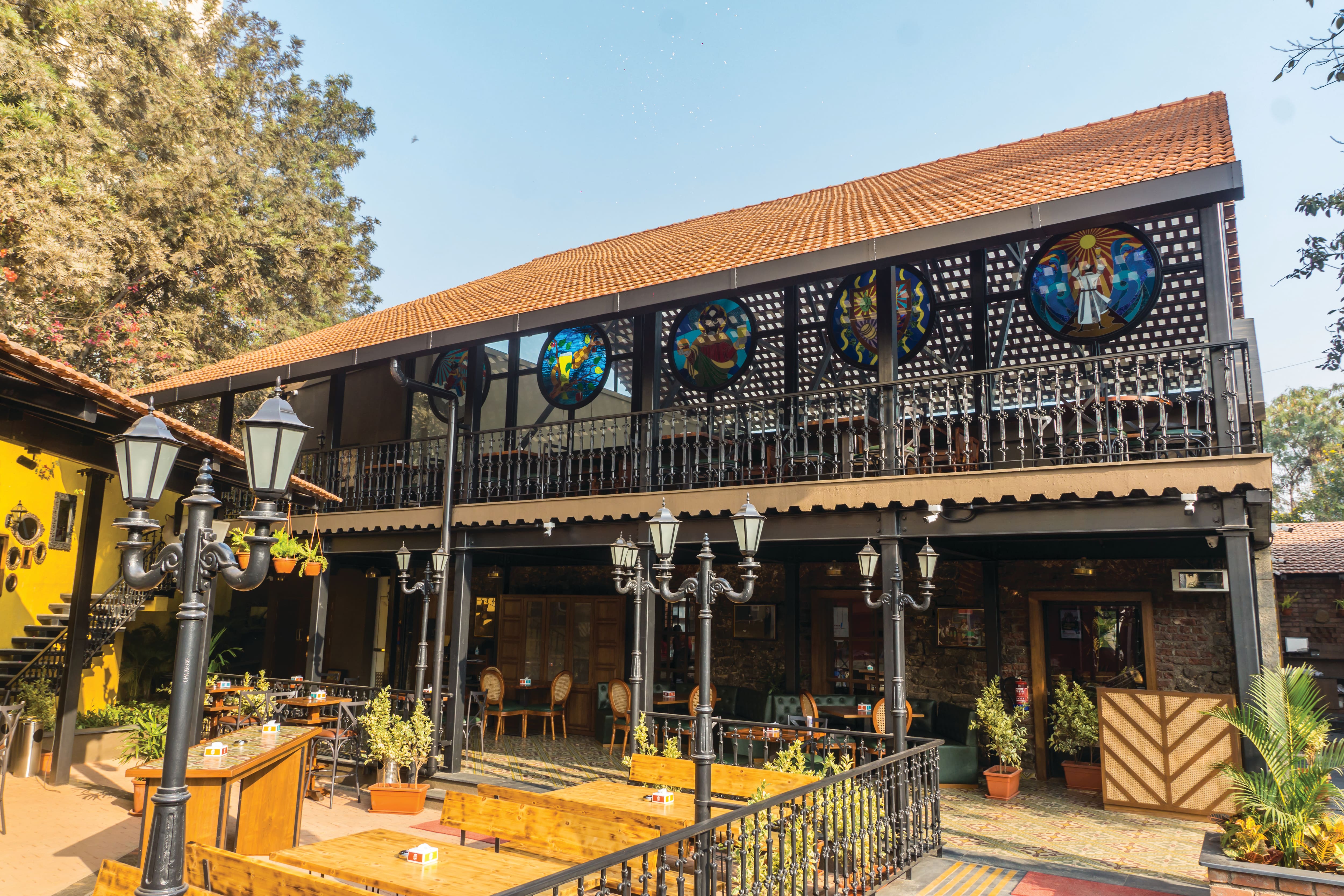 microbreweries, microbreweries near me, craft beer, breweries with food, breweries with food near me, brewery restaurant near me - Toit - img1
