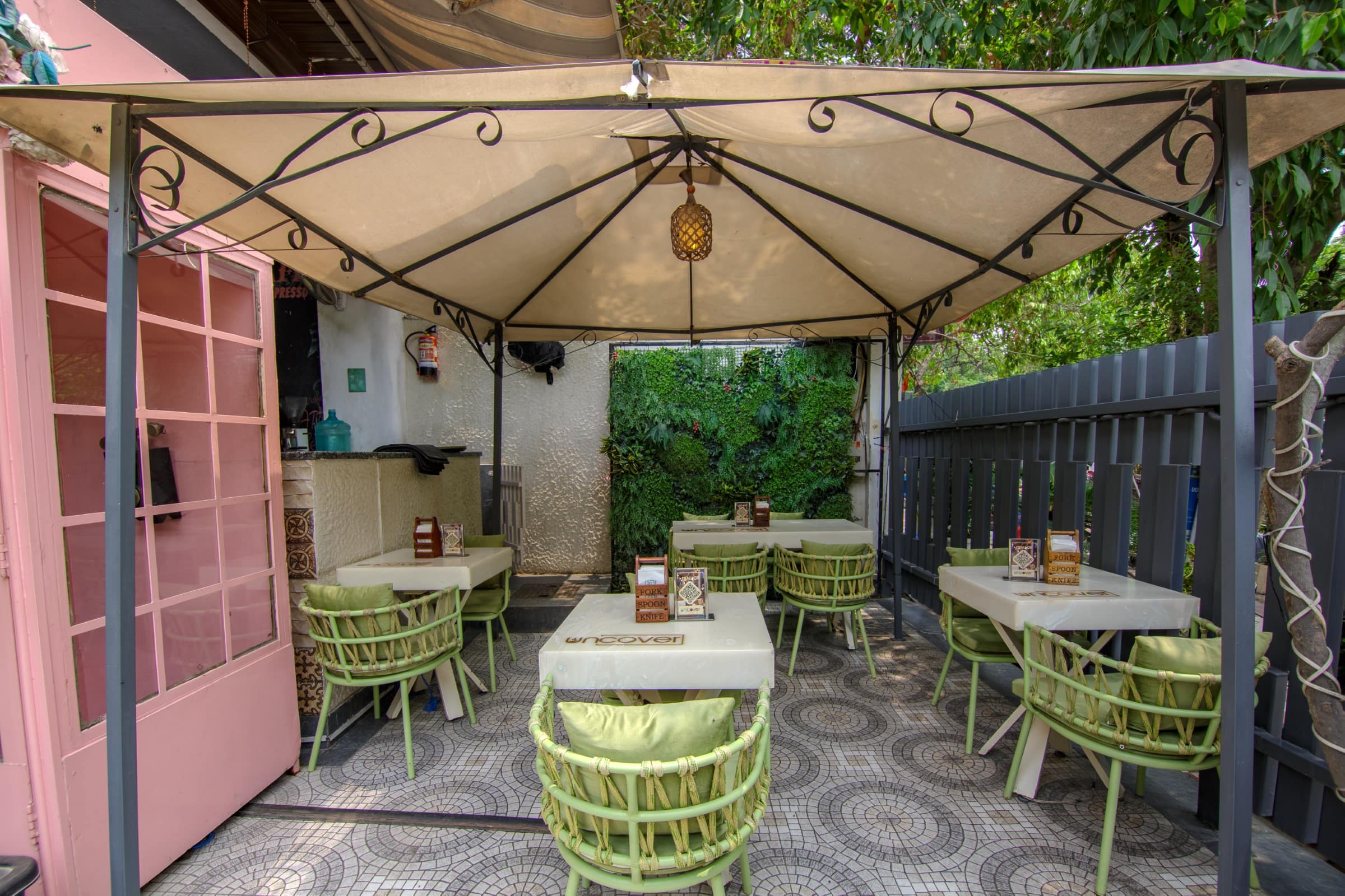 pet friendly places, pet friendly cafes, pet friendly dining, dog friendly restaurants, dog friendly cafes - Cafe Uncover - img2