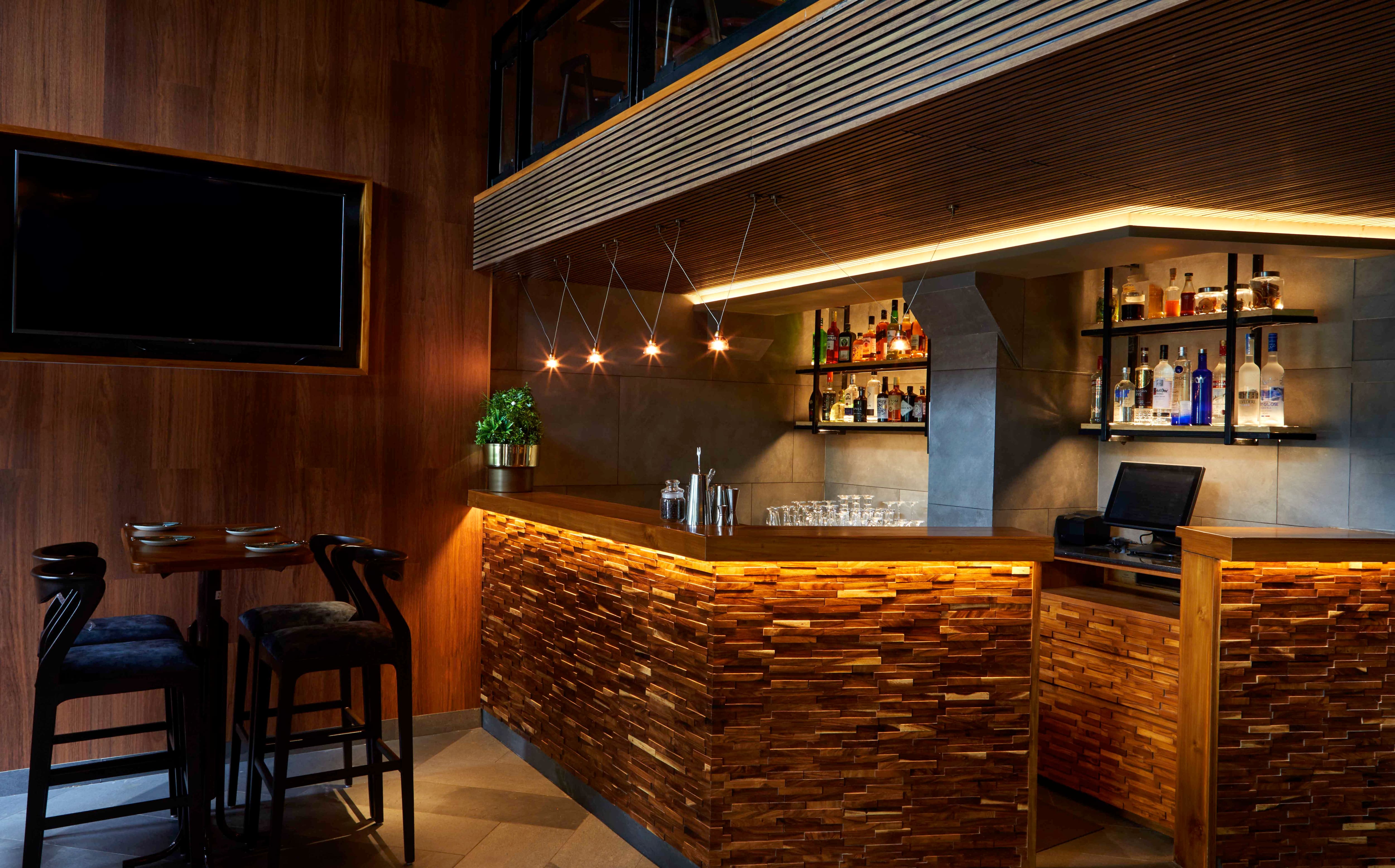 bars, cocktail bars, best bars, rooftop bars, cocktail lounges, pubs, wine bars, beer bars, award winning bars - Petisco Goa - img3