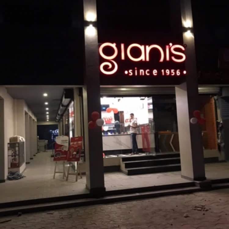 Photos of Gianis Ice Cream, Shakes & Sundaes, Pictures of Gianis