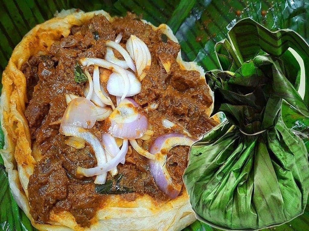 avial, Onam Sadya, Payasam, Sambar, banana chips, pulissery, thoran, Mahabelly, banana leaf sadhya - Annie's Kerala Kitchen - img1