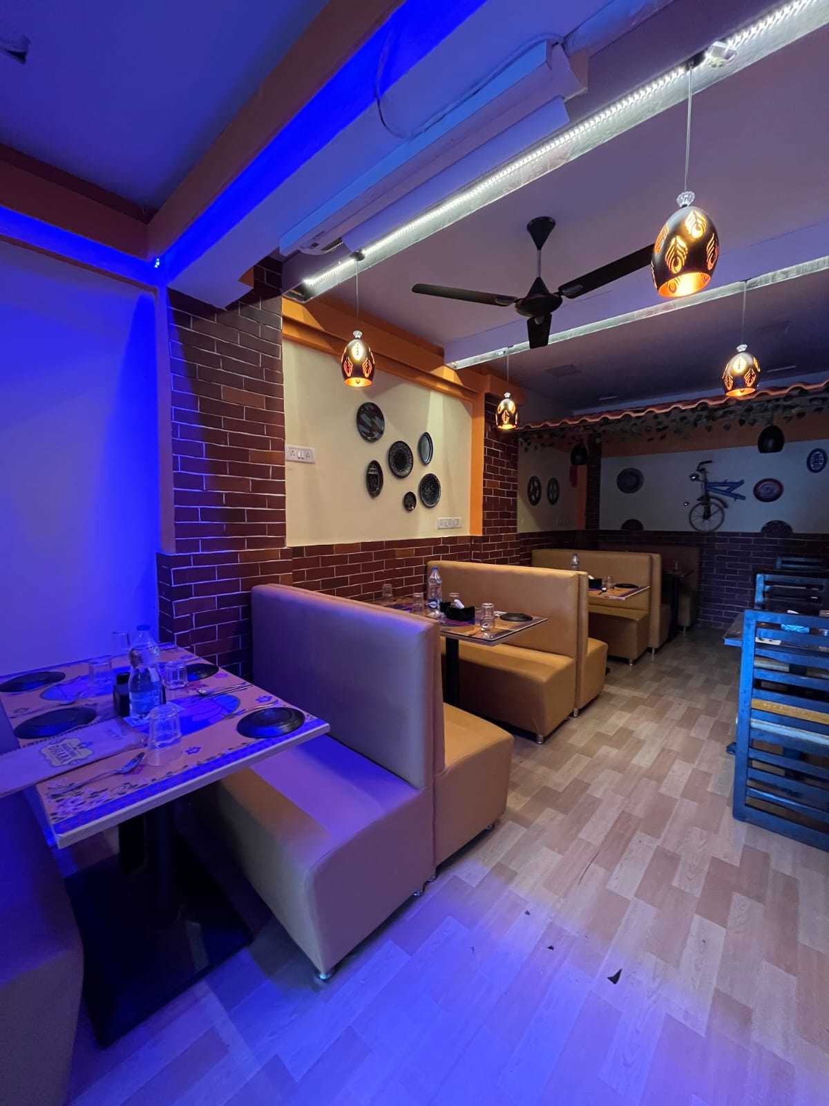 Book table and online reservation at Chalta Firta Dhaba, Kandivali East