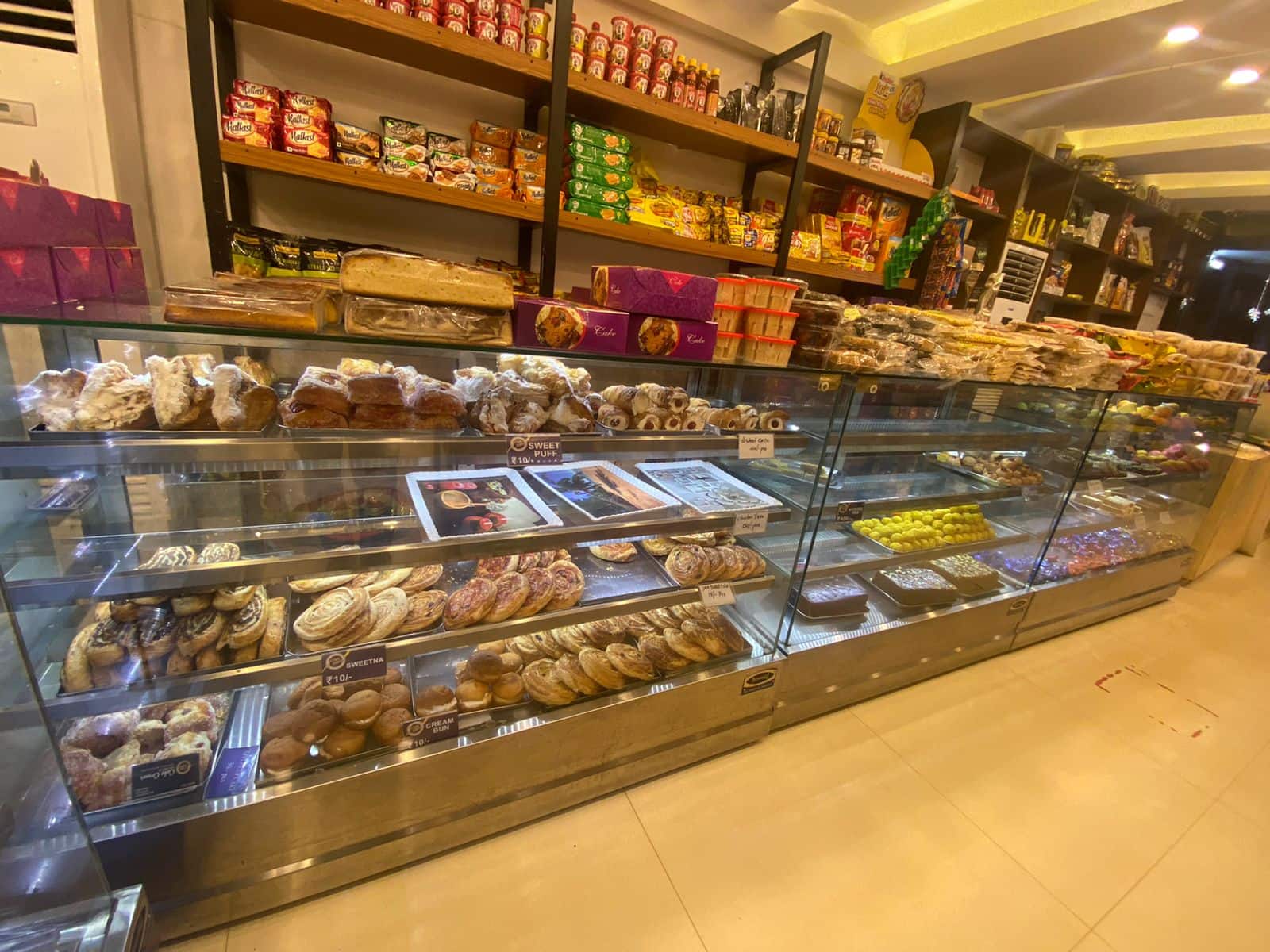 Cakes Corner , Kottiyam | Shawarma | Cakes Shakes | Bakery | Quilon Talkies  | Vlog -36 | Kollam - YouTube