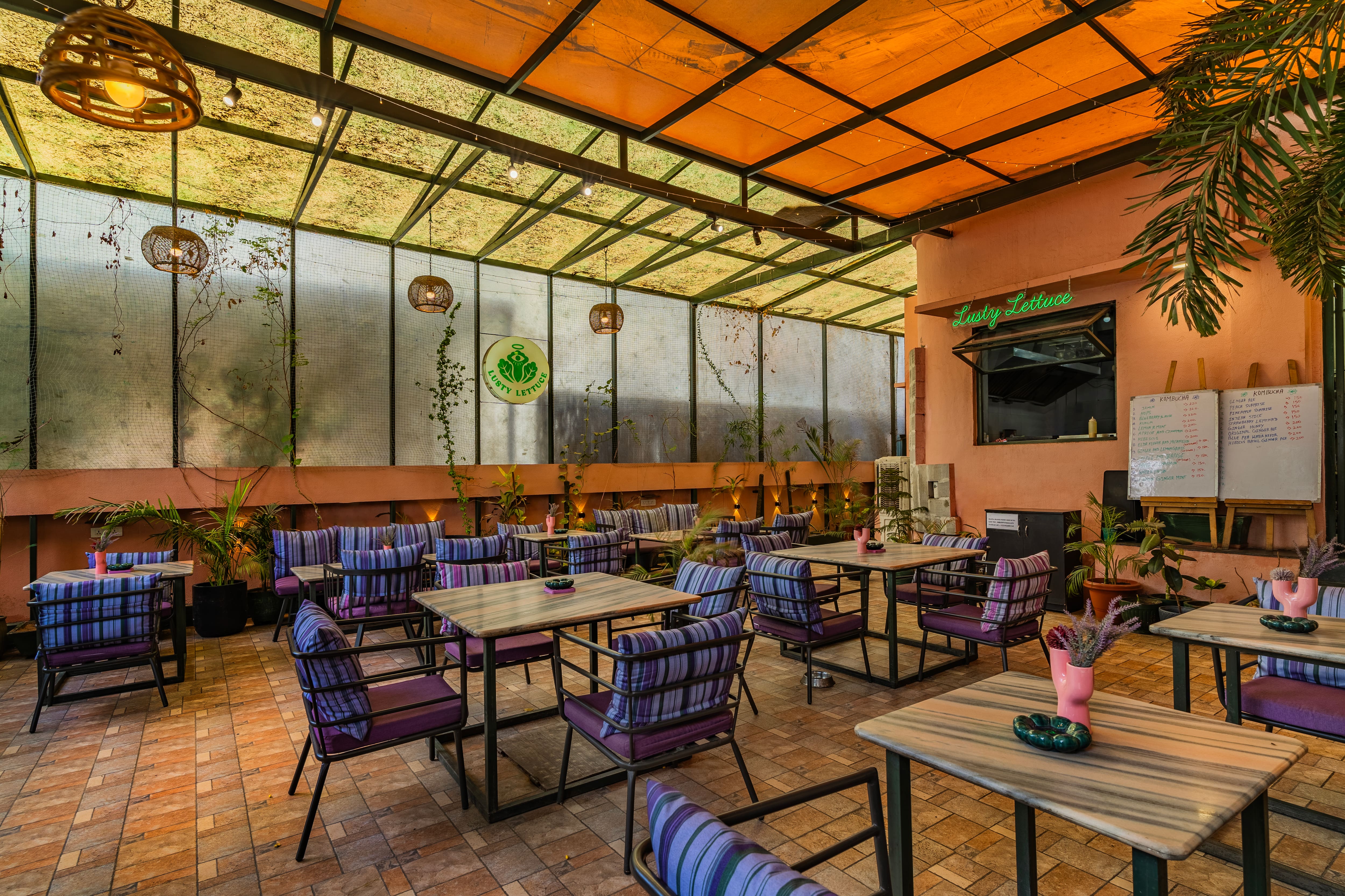 pet friendly places, pet friendly cafes, pet friendly dining, dog friendly restaurants, dog friendly cafes - Lusty Lettuce - img4