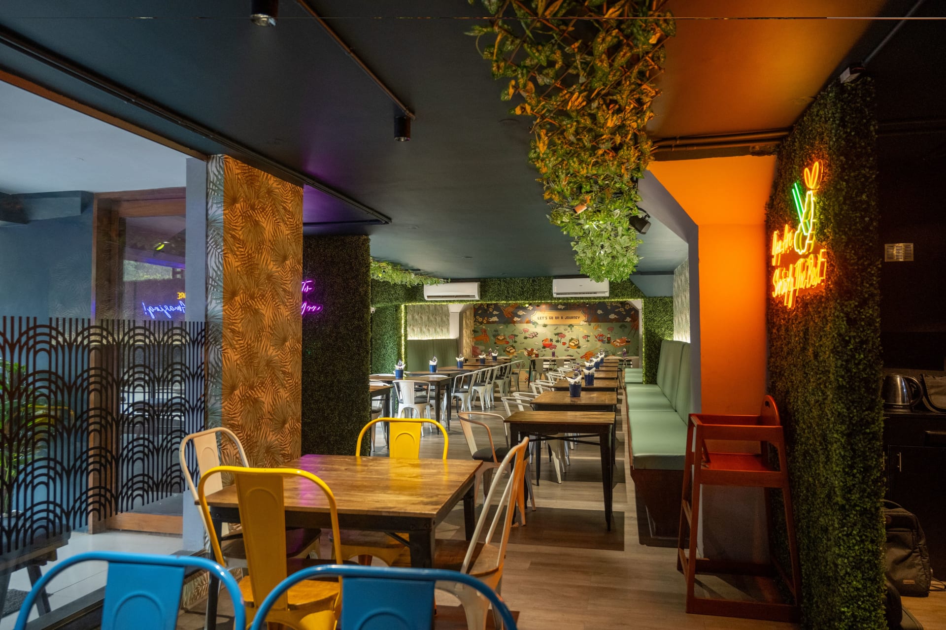 Restaurant image