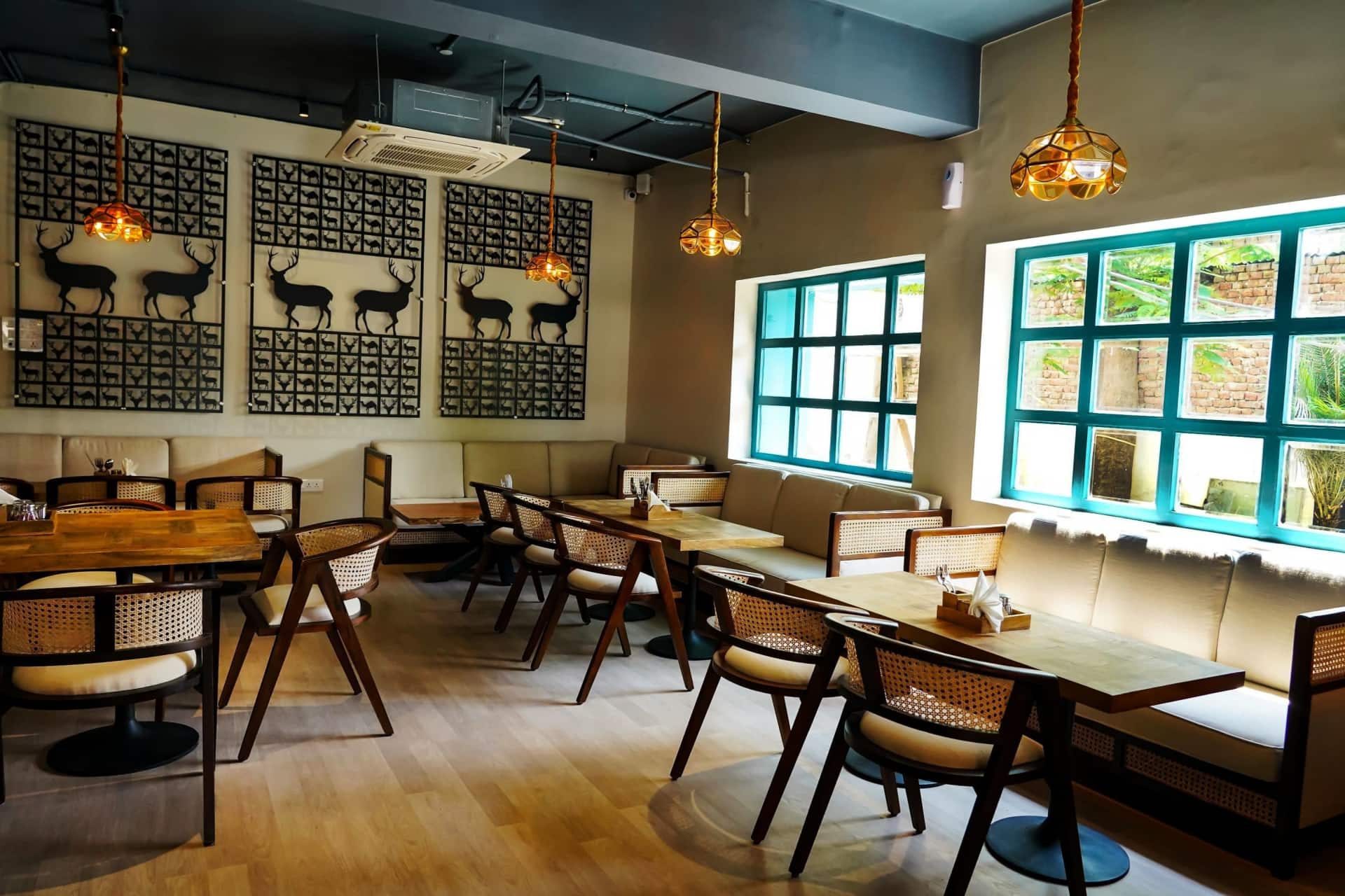 pet friendly places, pet friendly cafes, pet friendly dining, dog friendly restaurants, dog friendly cafes - Reflect - Bistro And Kitchen - img1