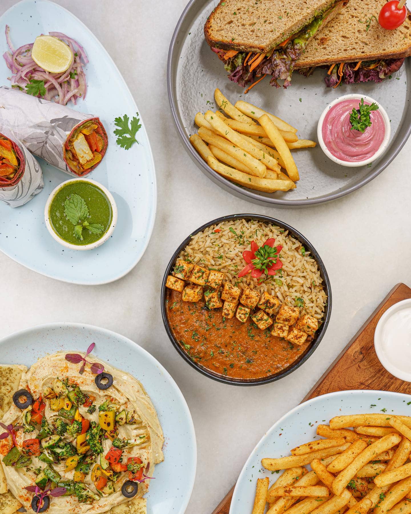 healthy food, avocado toast, salads, healthy breakfast, smoothie bowls, fresh juices, healthy snacks, chicken salad, acai bowl, granola bowls - Earth Cafe @ BKC - img4