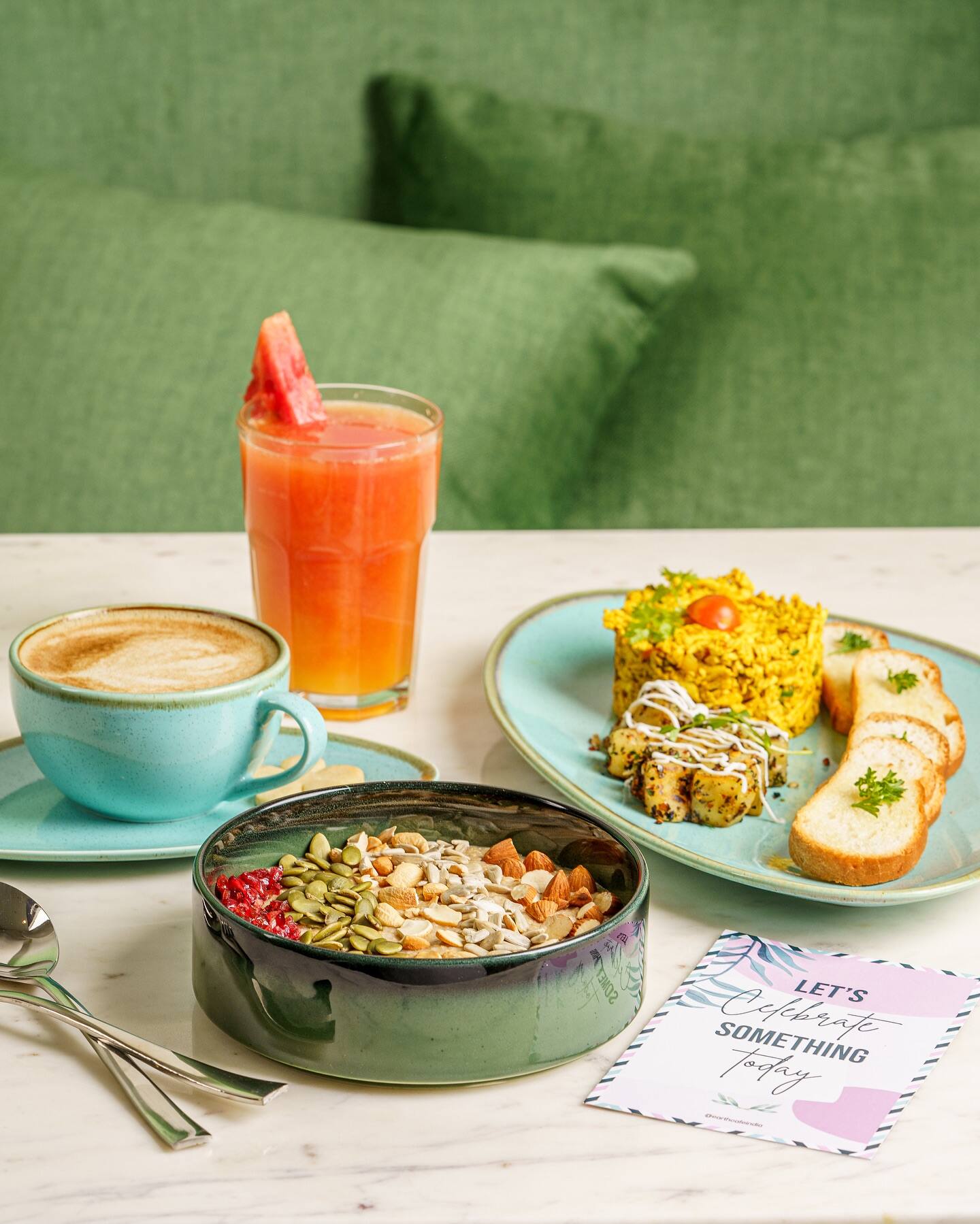 healthy food, avocado toast, salads, healthy breakfast, smoothie bowls, fresh juices, healthy snacks, chicken salad, acai bowl, granola bowls - Earth Cafe @ BKC - img3