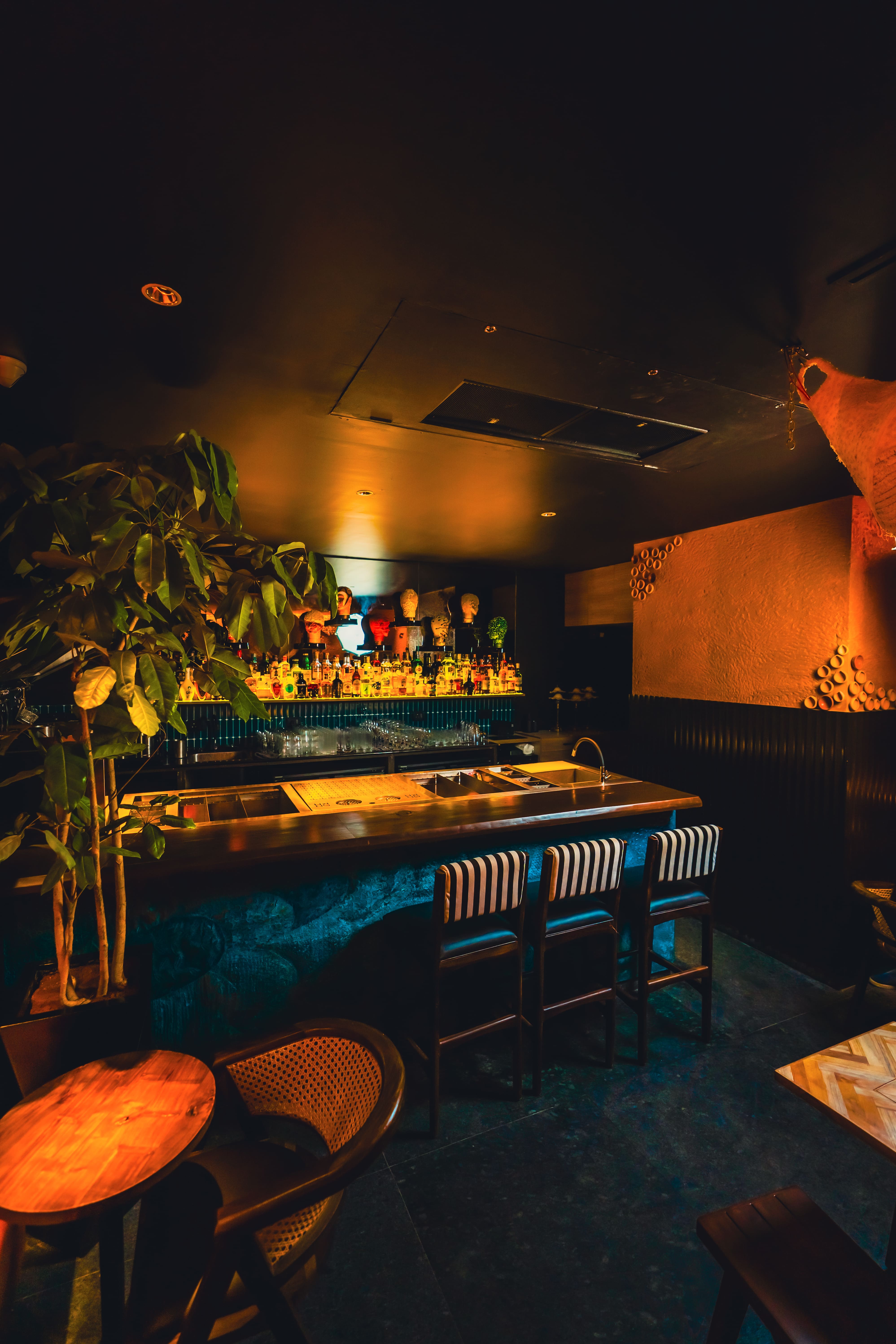 world's best bars, top rated bars, famous bars, mixology bars, 50 best bars in the world, best cocktail bar in the world, top rated bars near me - Soka - img5