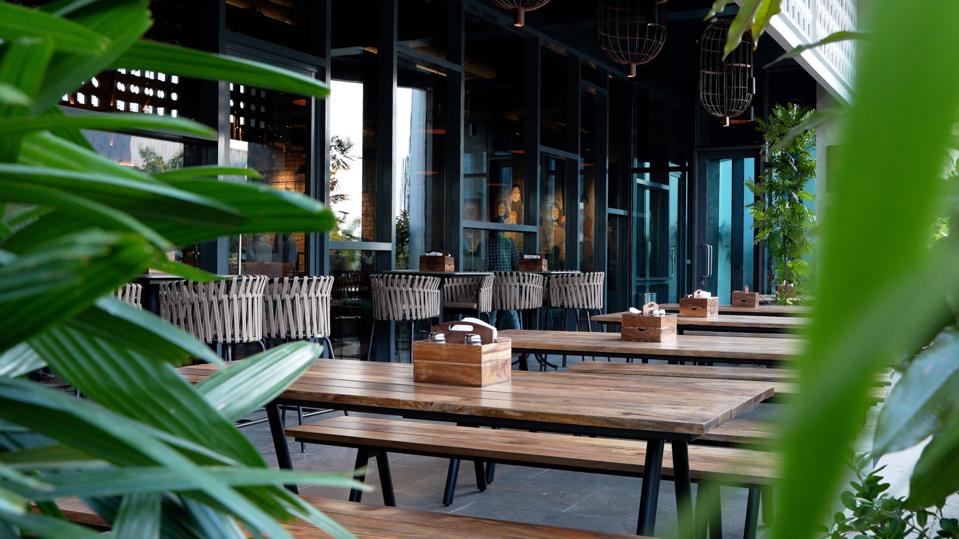 bars near me, pubs near me, wine, cocktails, beer, brewery near me, cocktails near me, happy hour near me, sports bar near me - The Beer Cartel - img3