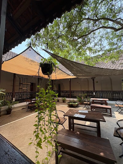 cafes, outdoor cafe near me, outdoor cafes, cafe outdoor seating, cafe with outdoor seating near me - Cafe Bodega - img1