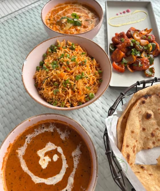 hill view cafes, hilltop cafes, cafes with a view, scenic cafes, mountain cafes, rooftop cafes, hillside restaurants, Mussoorie cafes - Kissa - img2