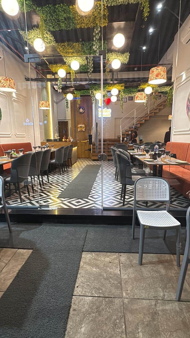 Restaurant image