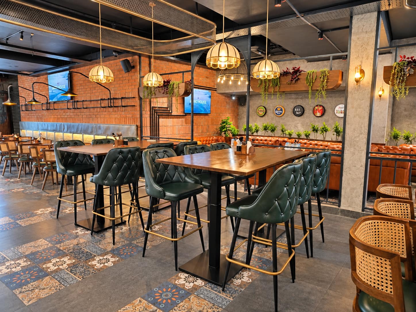 Hide-Out Bar & Beyond  image