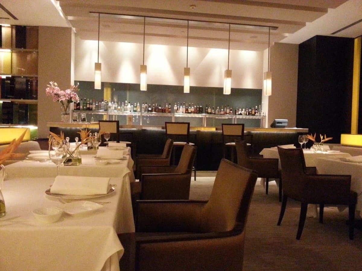 italian food, italian restaurants near me, italian restaurants, pizza, pasta - Vetro - The Oberoi Mumbai - img1