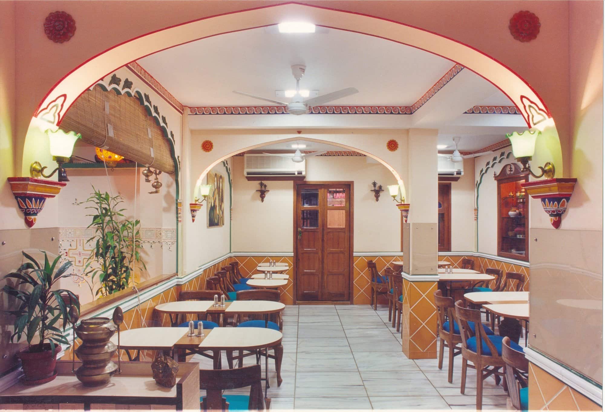 vegetarian restaurants near me, pure veg restaurants near me, family restaurants near me, veg restaurants, pav bhaji, vada pav, veg thali near me, thali near me, veg biryani, vegetarian food - Shree Thaker Bhojanalay - img1