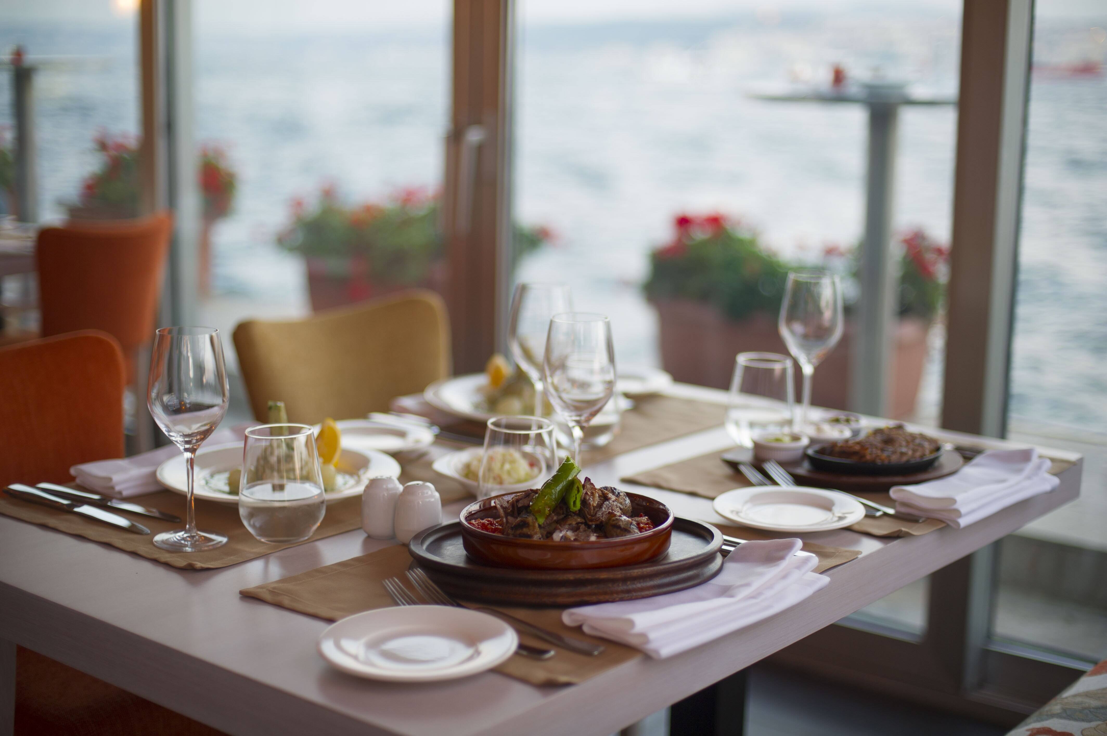 Lc Waikiki Yemek Sorununu Isciye Yemek Satarak Cozdu Evrensel