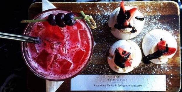 Desh Gunatunga S Review For One Red Dog Restaurant And Bar