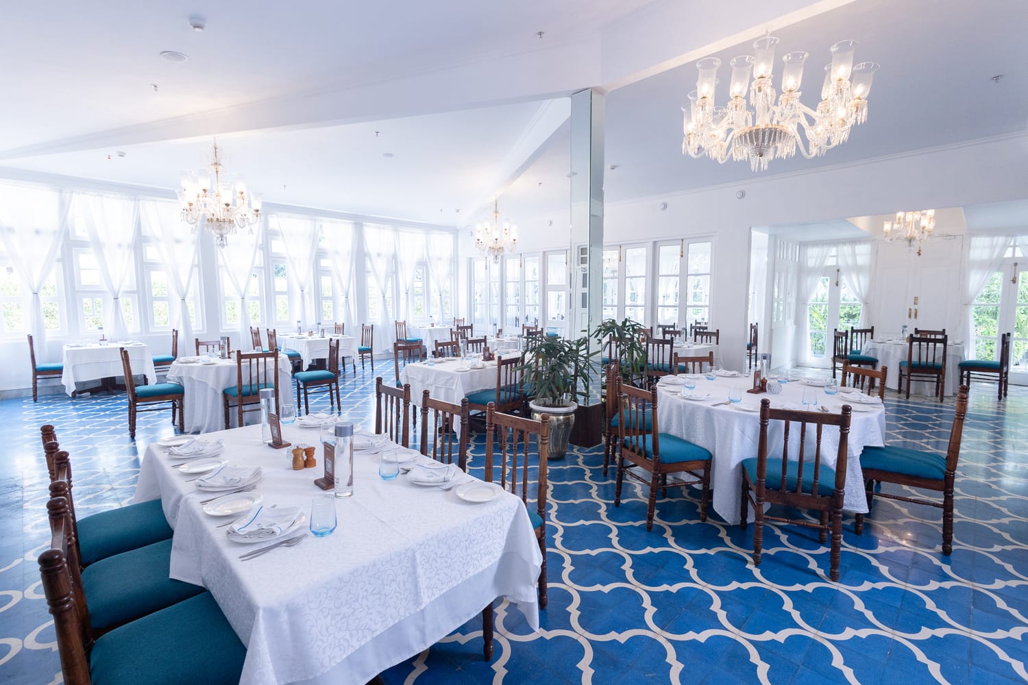 24 hour dining, 24 hour restaurants, late night restaurants, all day dining, breakfast spots, lunch restaurants, dinner restaurants - Azrak- Saraca Lucknow - img2