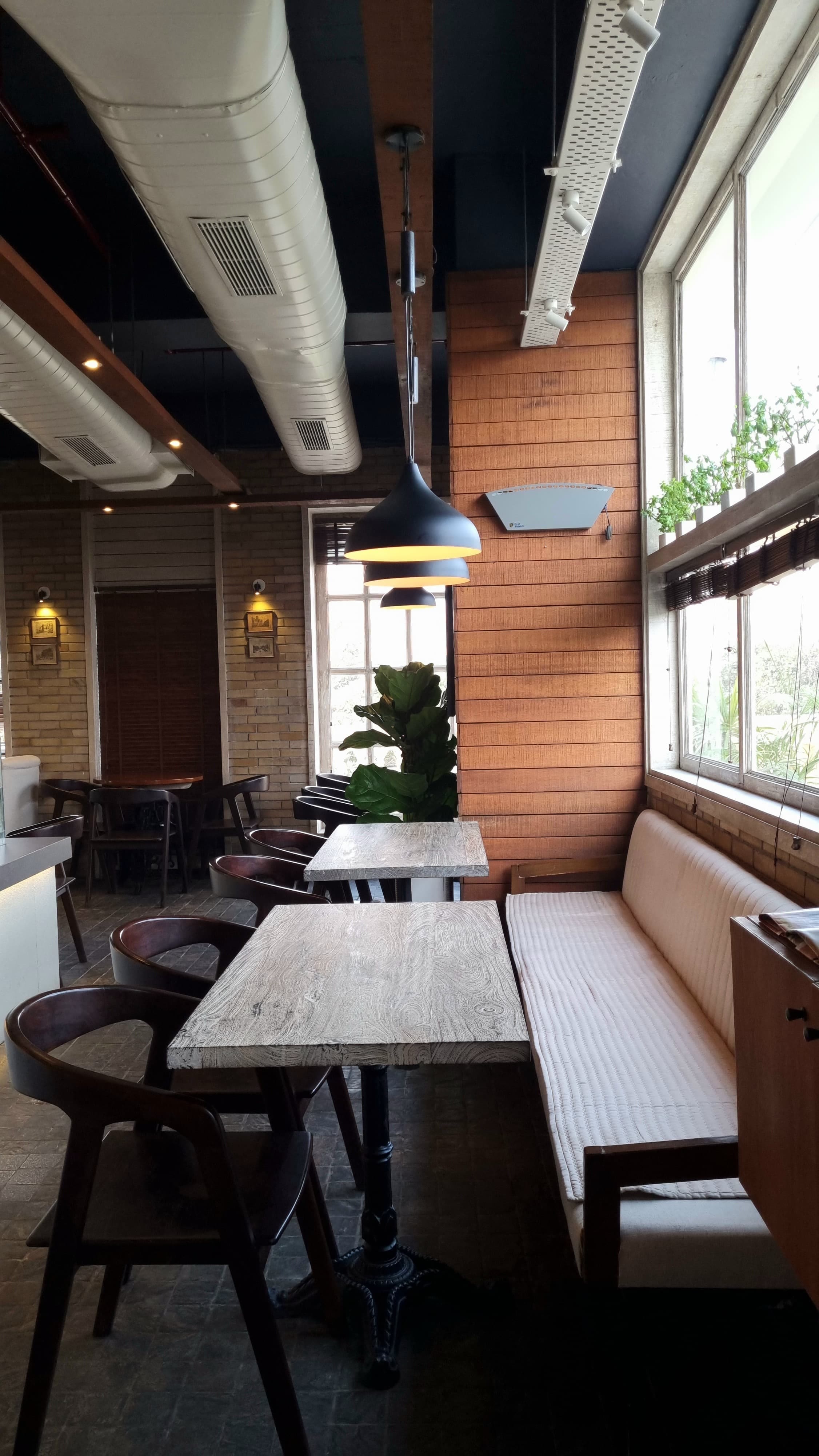 coffee places near me, cafe nearby, coffee house near me, cafes with wifi, coffee places - Di Ghent Cafe - img4